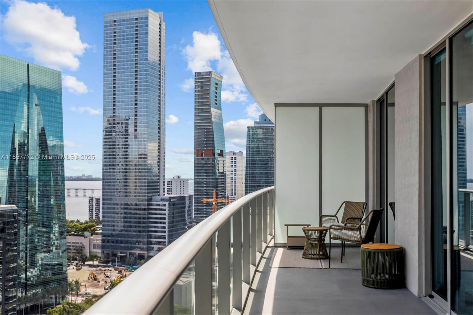 Apartamento para Alugar em Miami, FL
