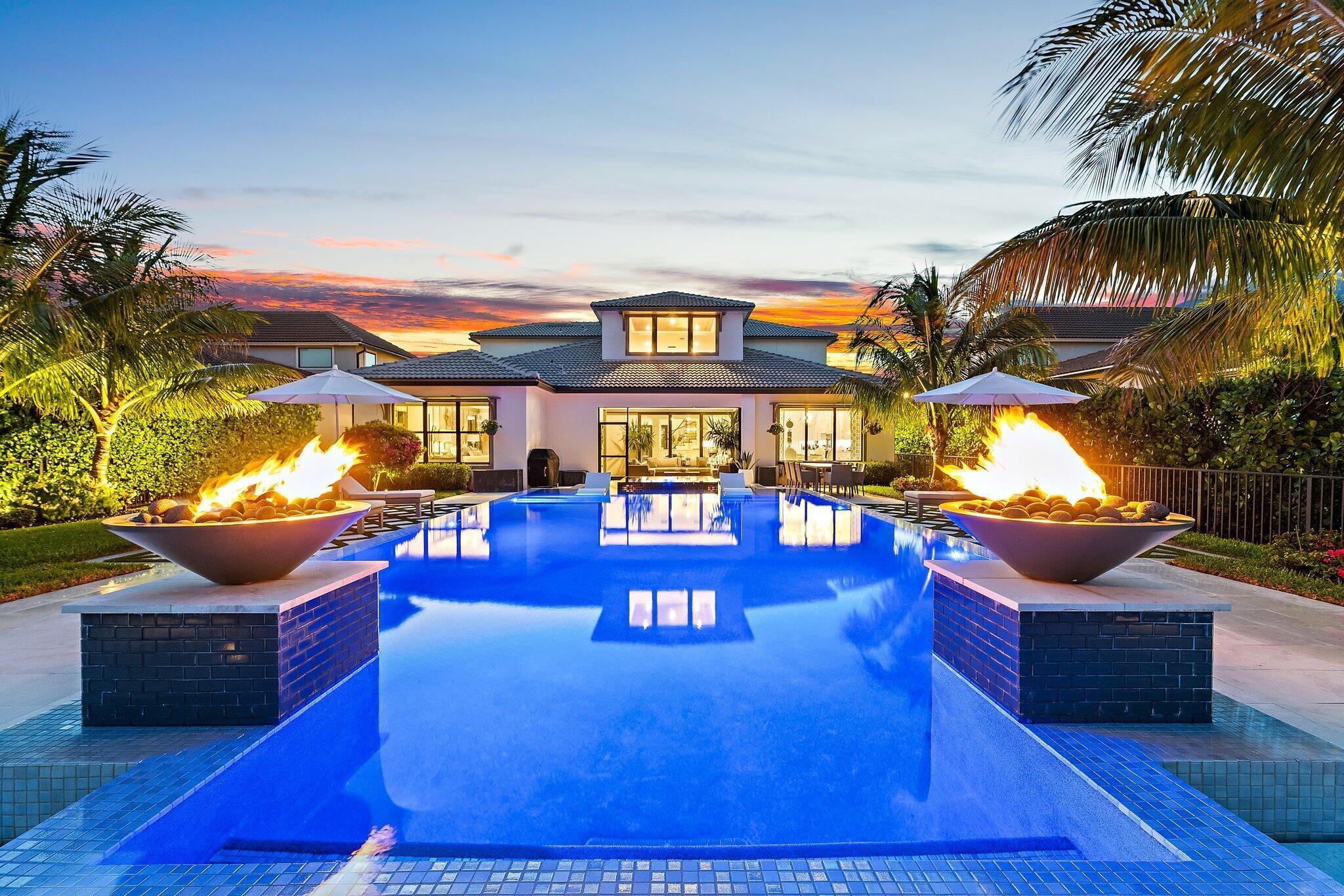 Image to showcase the property located at 122 Cerulean Key Way