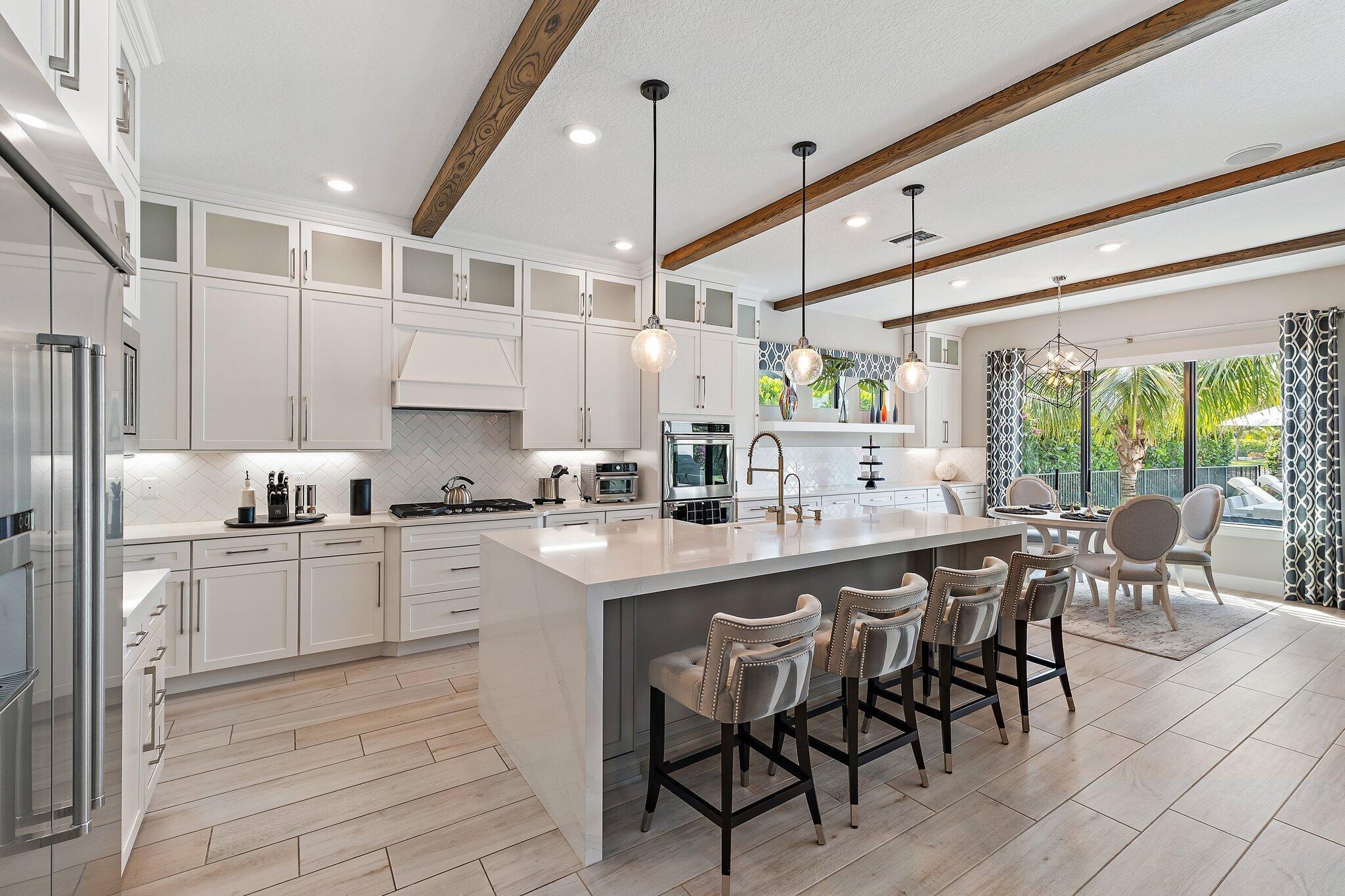 Image to showcase the property located at 122 Cerulean Key Way