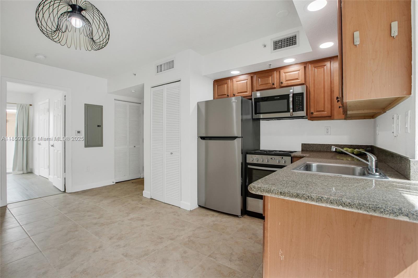 Property photo # 8