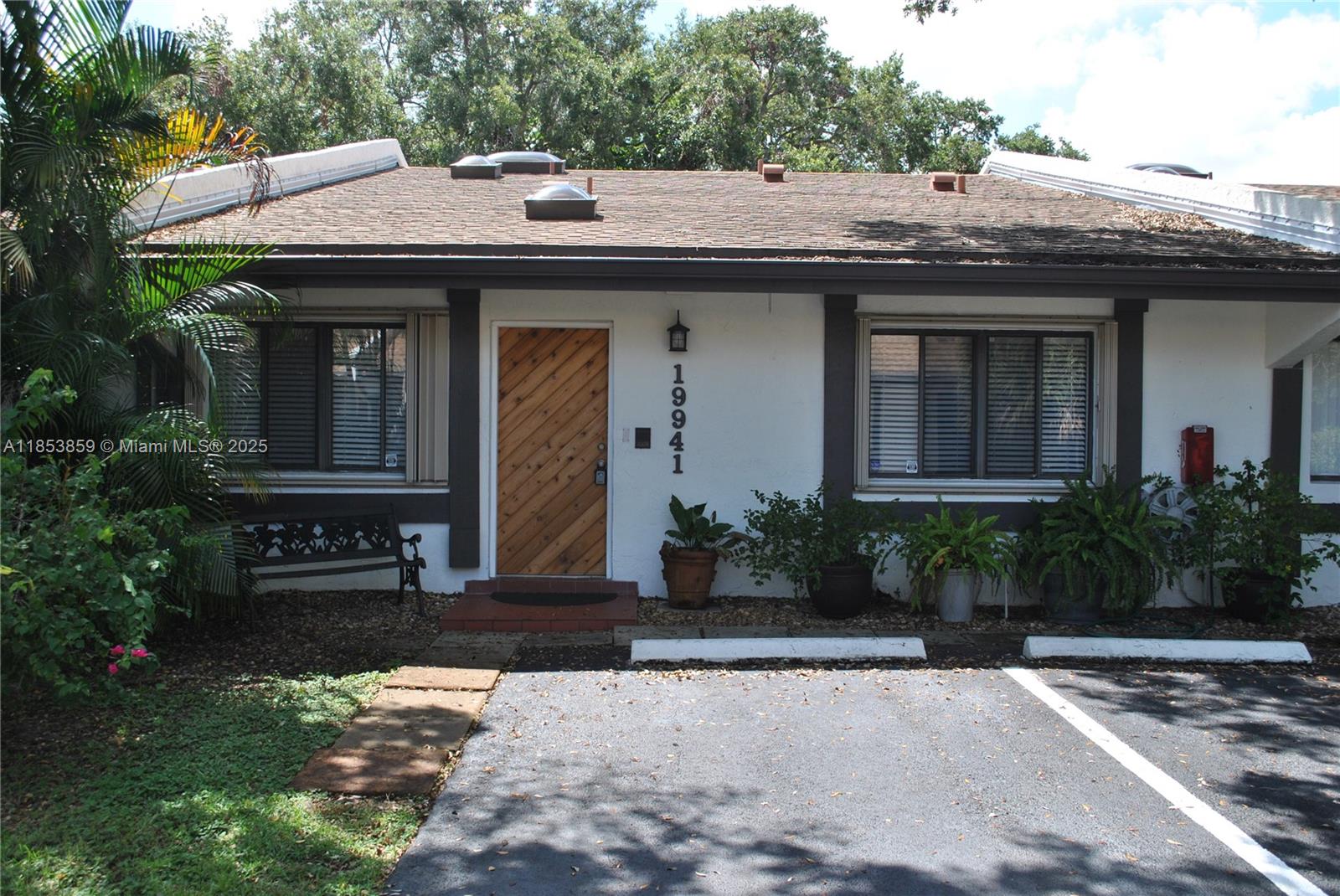 19941 5th Ct Unit 3 M, Miami, Florida 33179