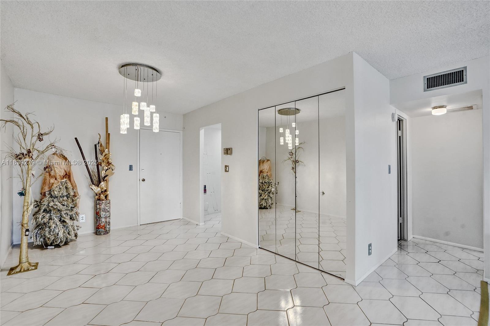 405 N Ocean Blvd 815