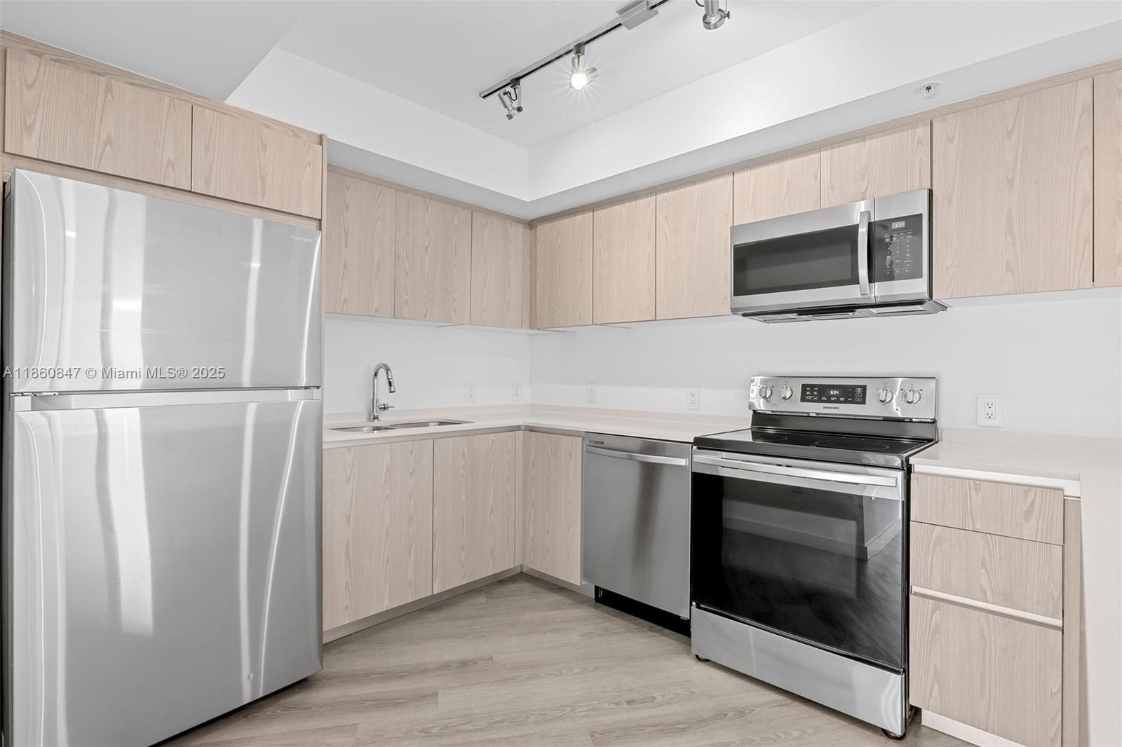 Property photo # 8