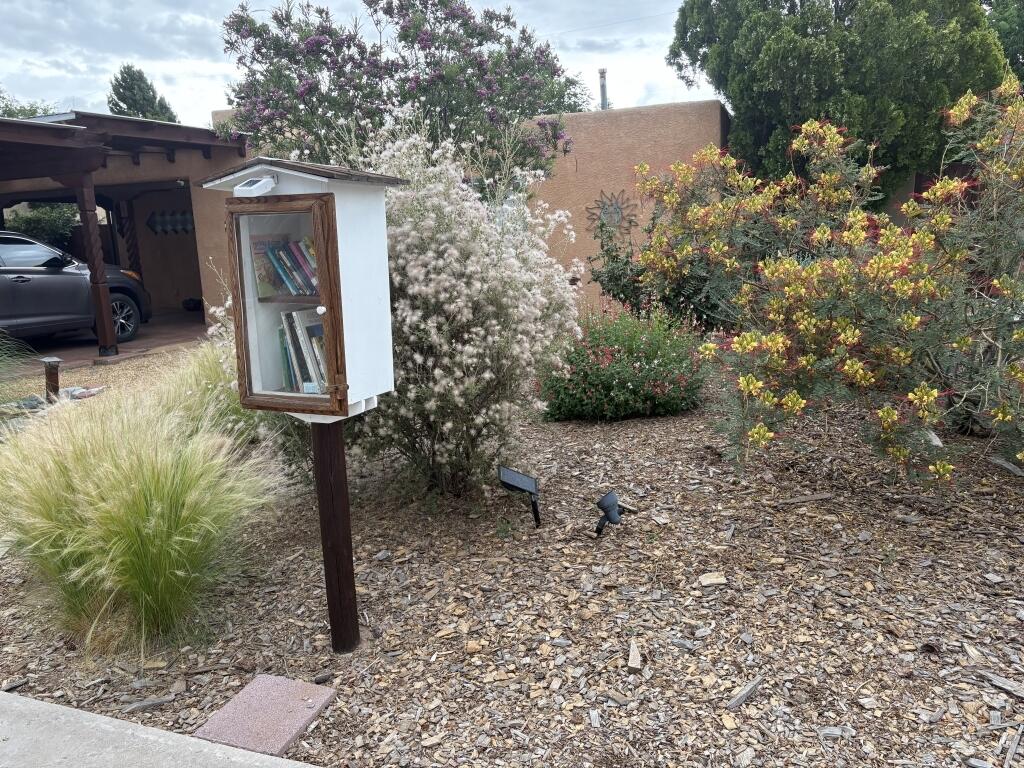 Homes for sale in Albuquerque, NM | 732 Lafayette Dr Ne, Albuquerque, NM 87106 | MLS# 1089872