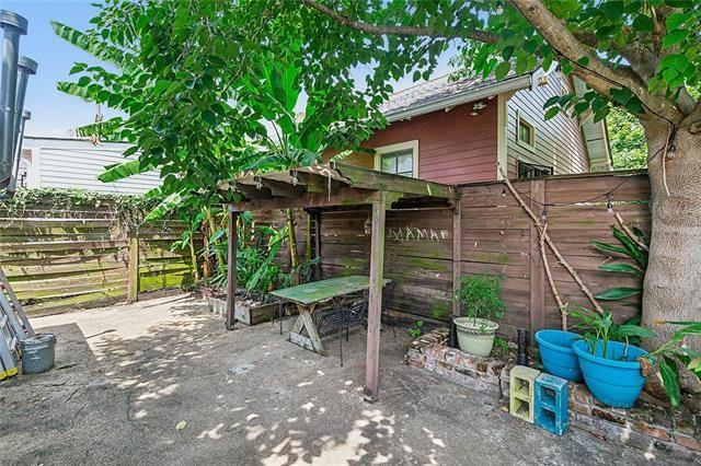 1523 Saint Philip Street