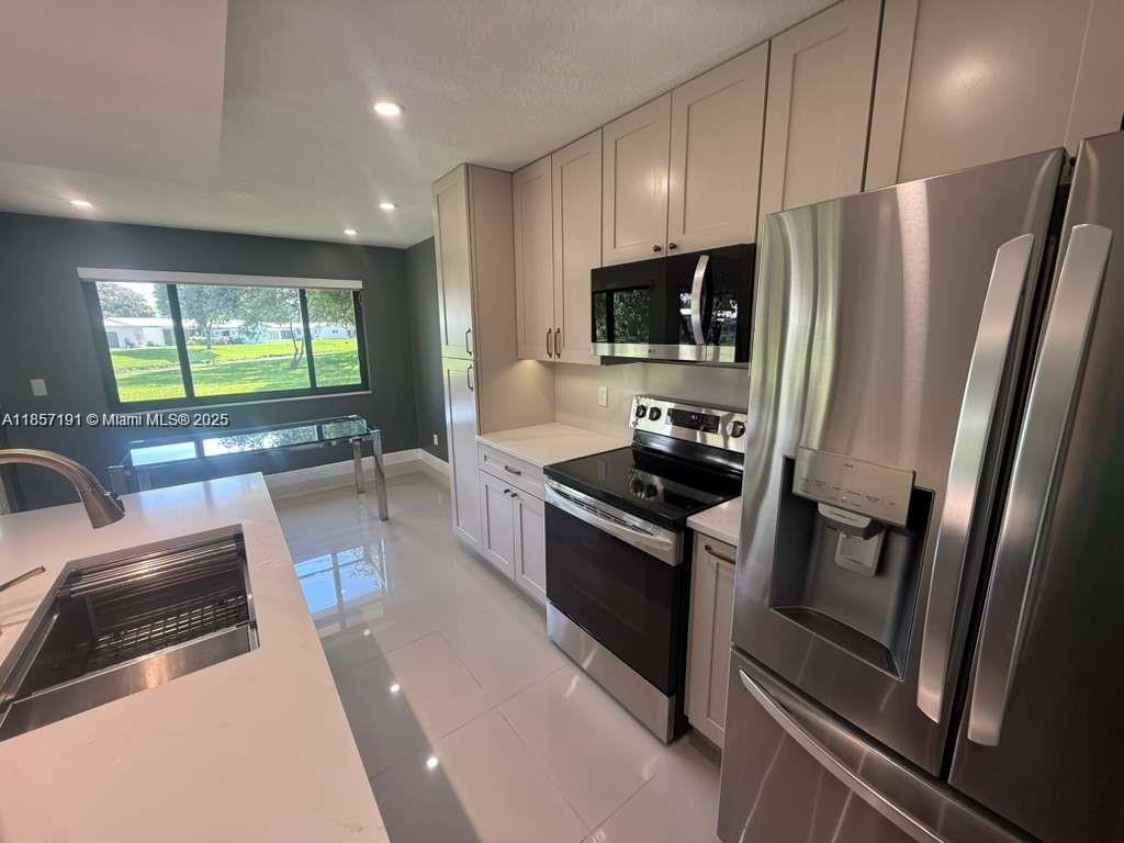 Property photo # 4