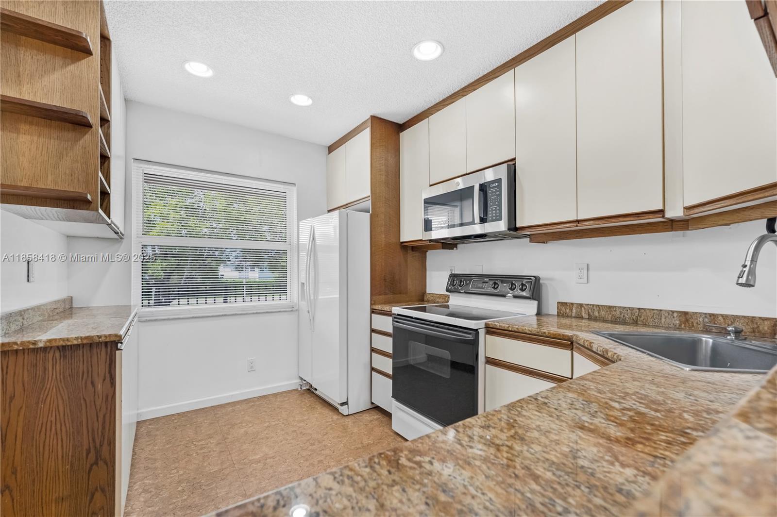 Property photo # 8
