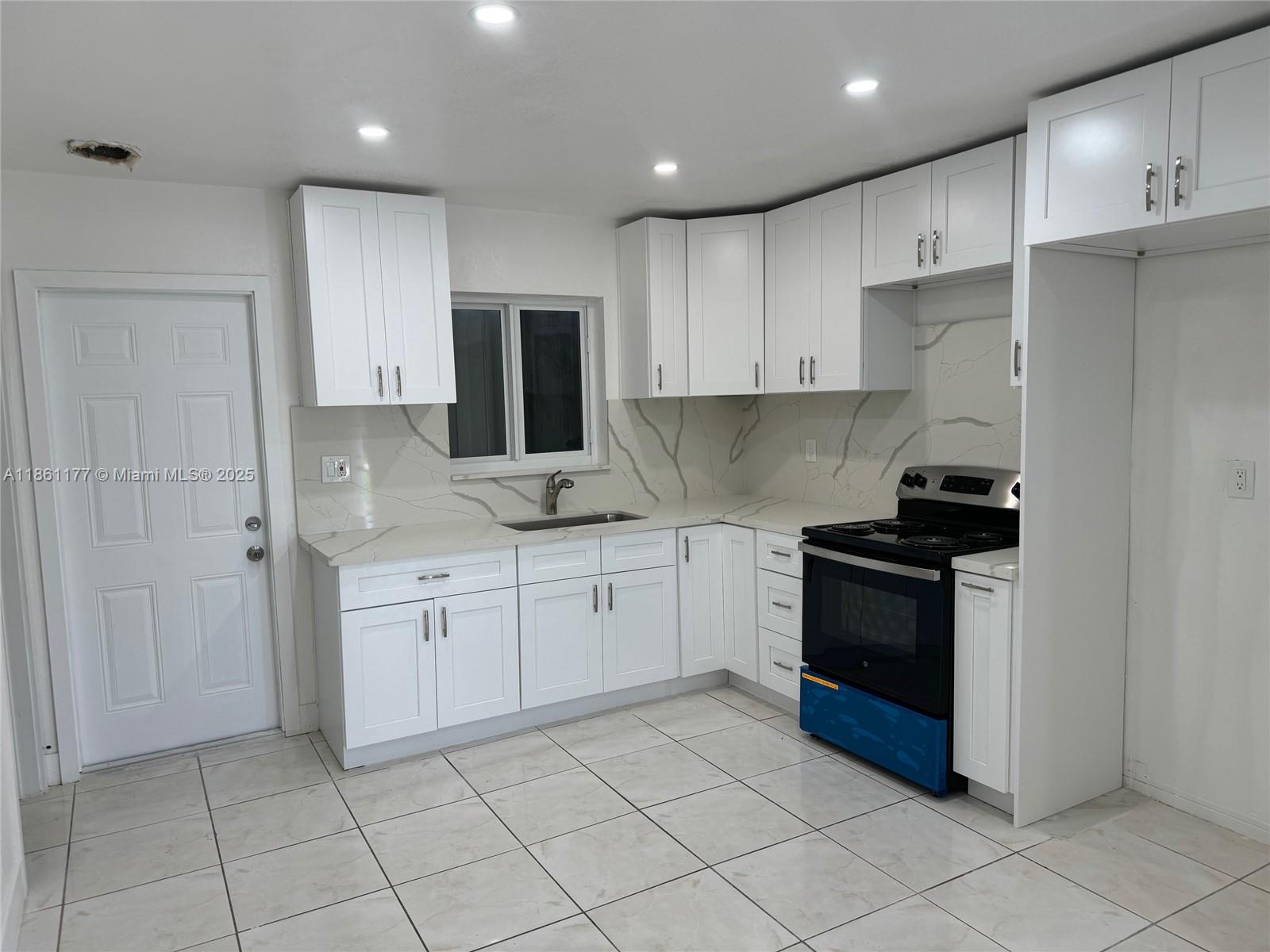 Property photo # 9
