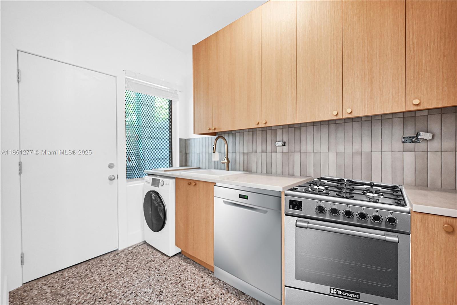 Property photo # 4