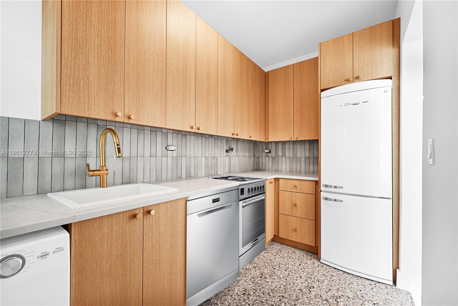 Property photo # 8