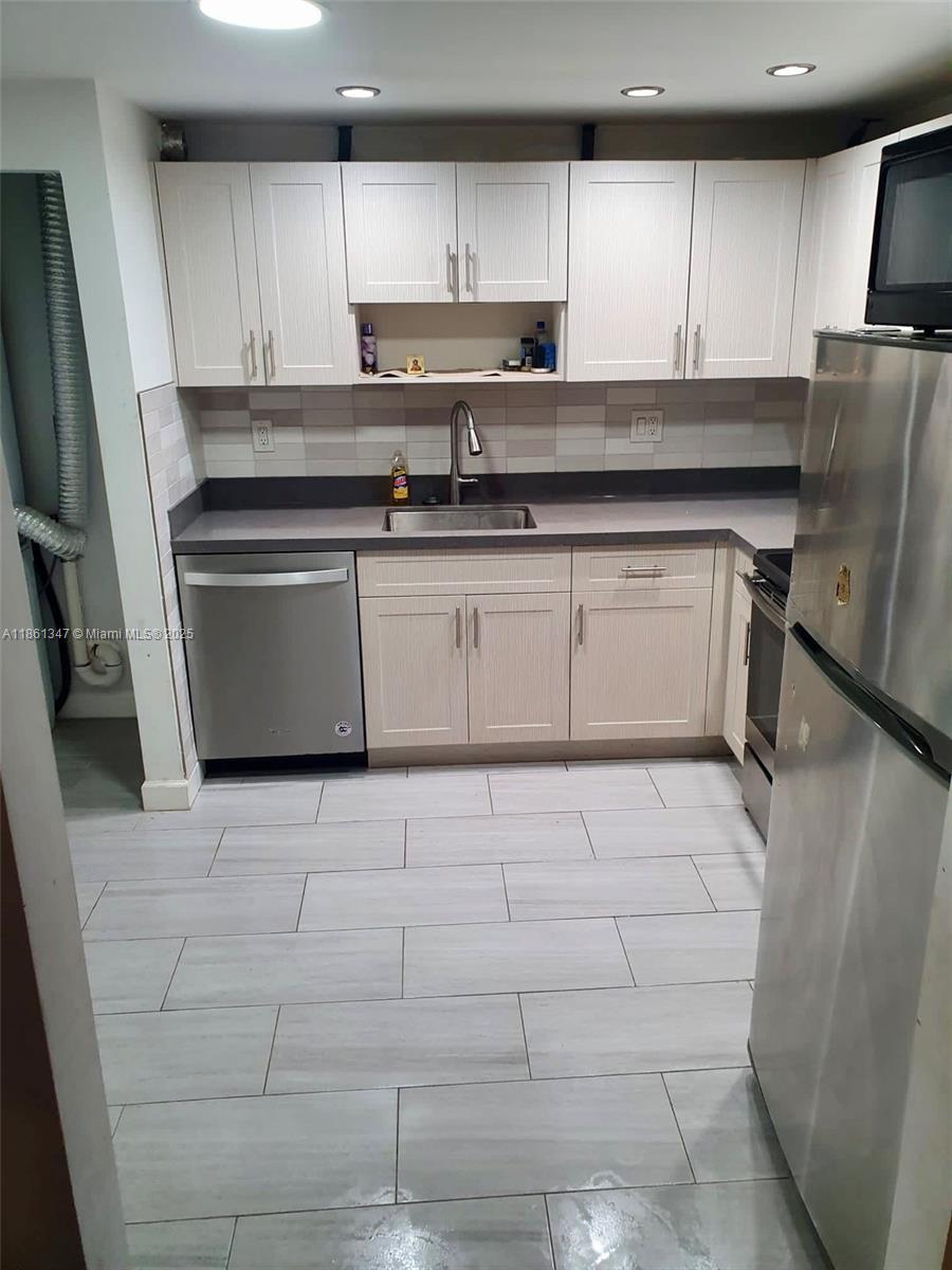 Property photo # 9