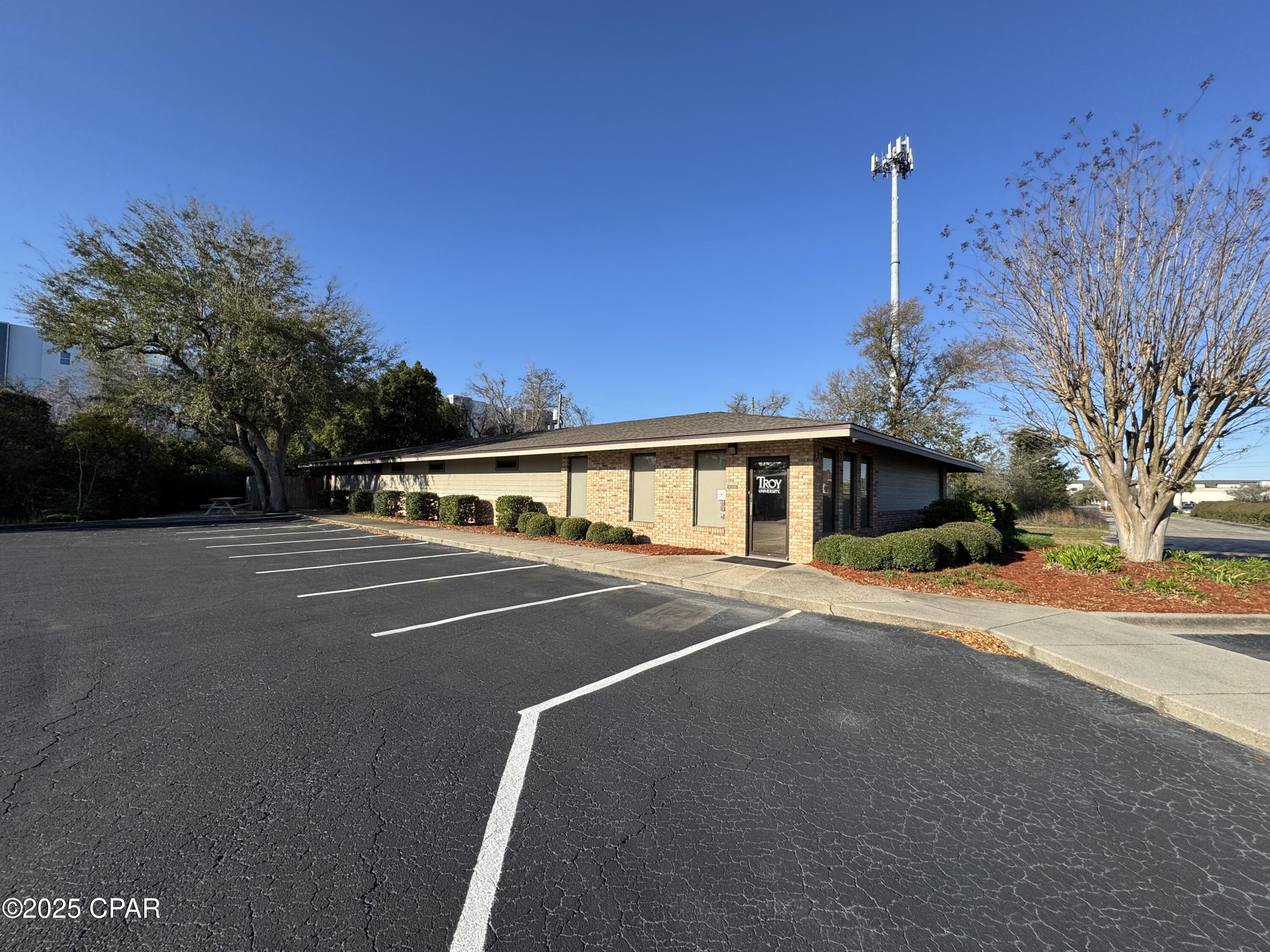 Image 8 For 527 Airport Rd