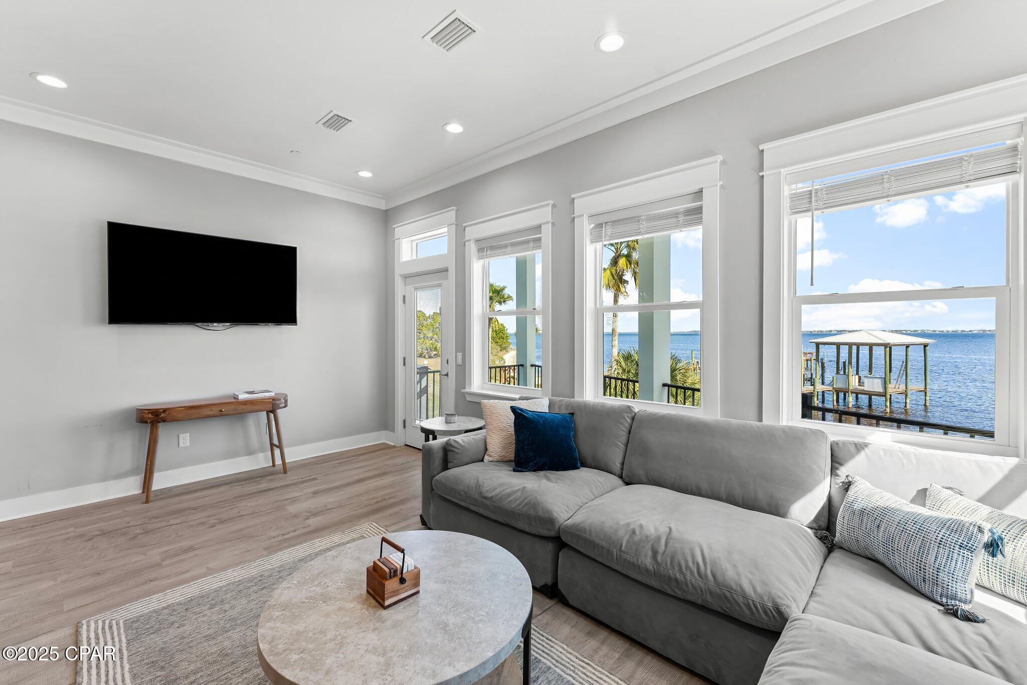 V4l86tlho7t3v09e_iv7dglj7dn0kltcik5ovfviv_c