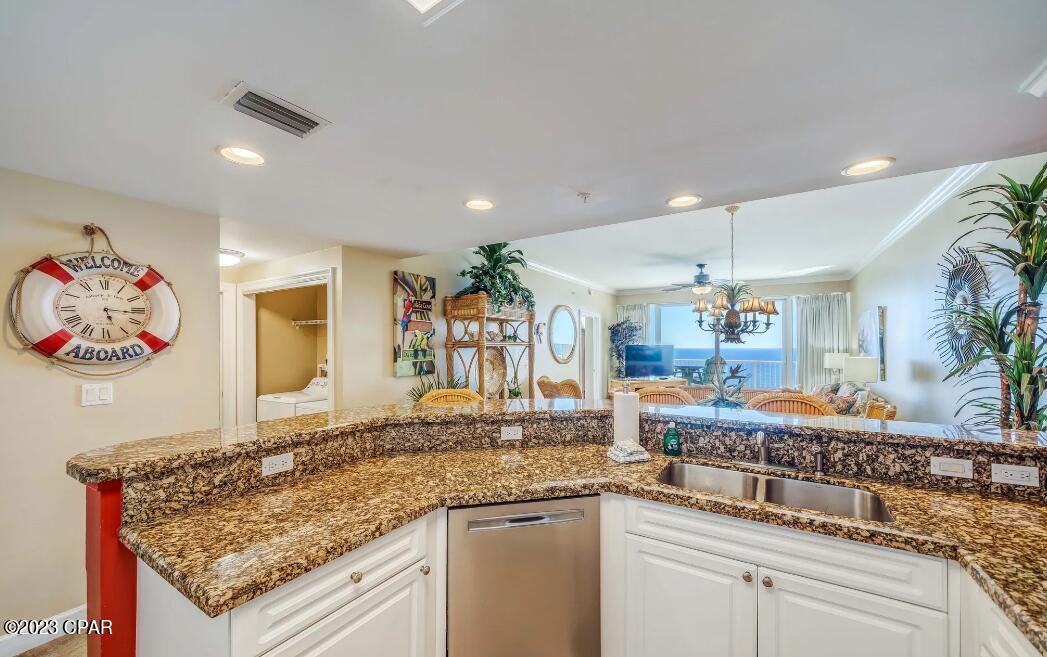 Image 15 For 9450 Thomas Drive 1804b