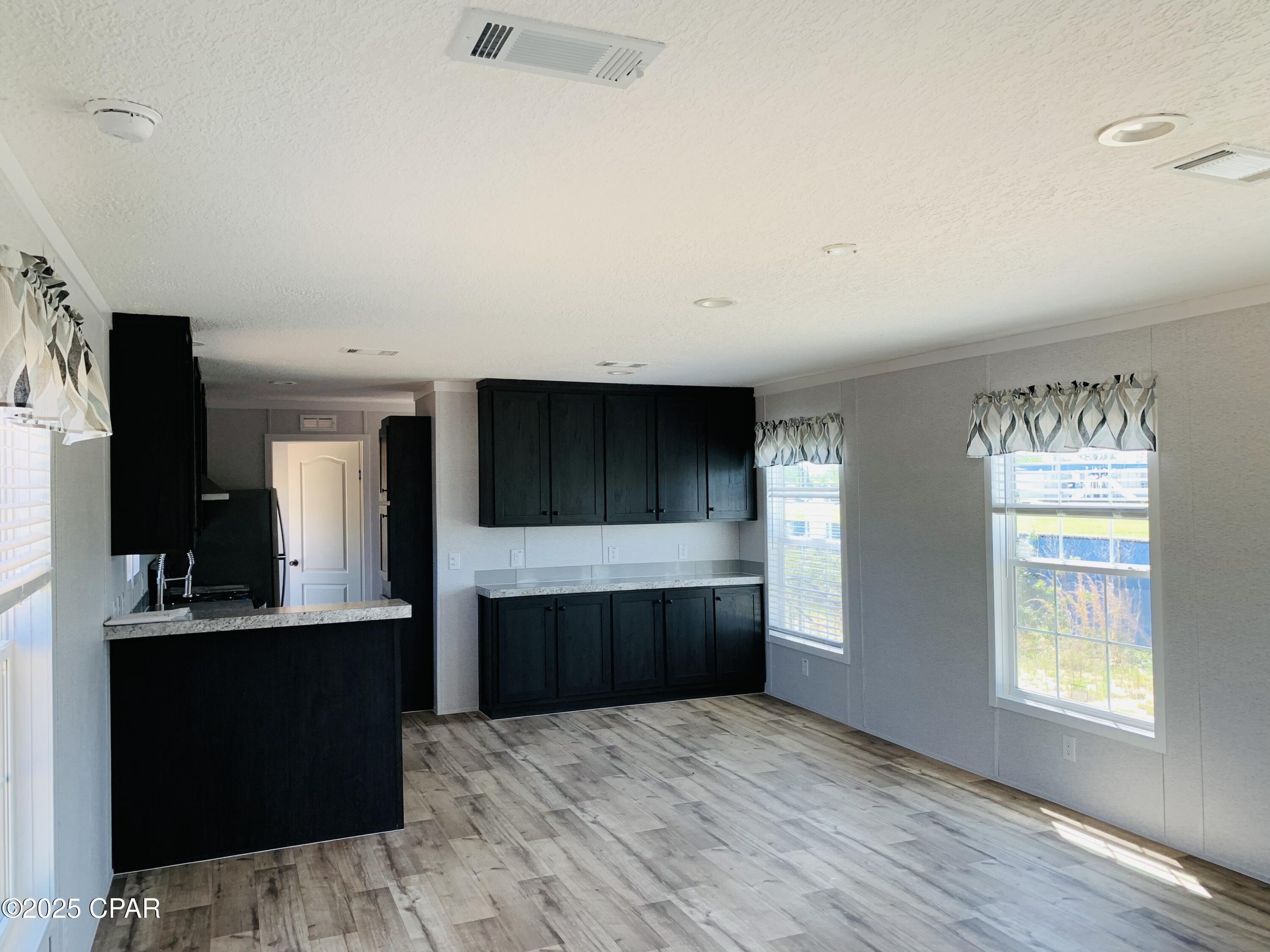 Cymbzqp4zg0bwbf2muhtprcutqlz5ejgo8suspeuz2y