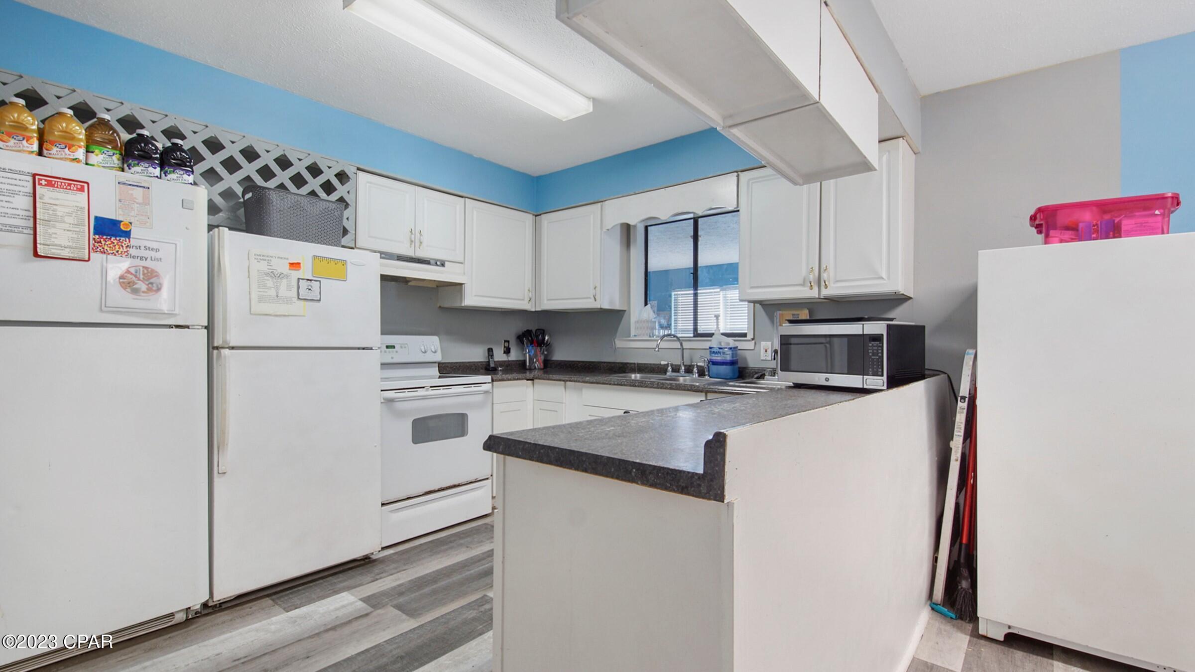 Listing photo id 11 for 105 11th Street