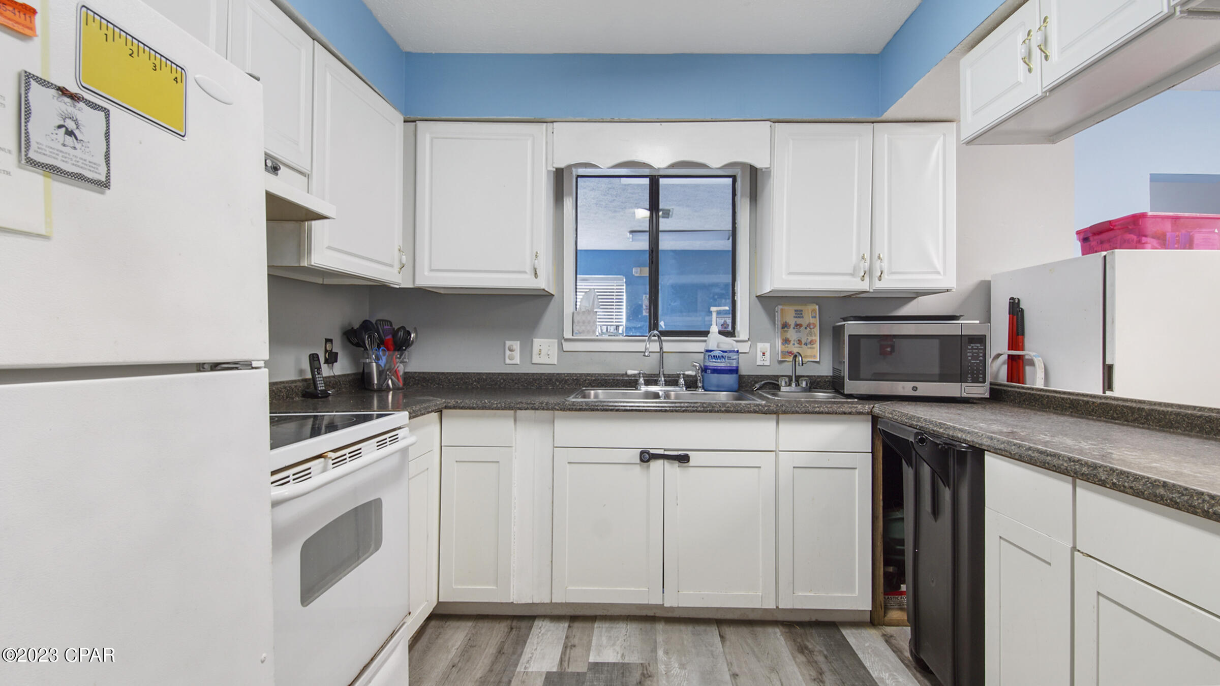 Listing photo id 12 for 105 11th Street