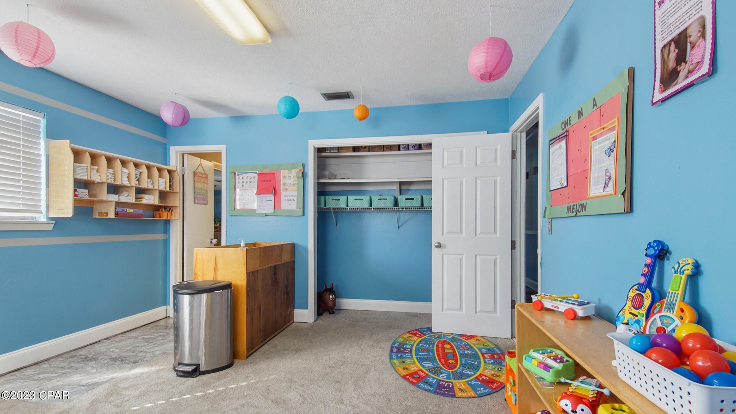 Listing photo id 20 for 105 11th Street