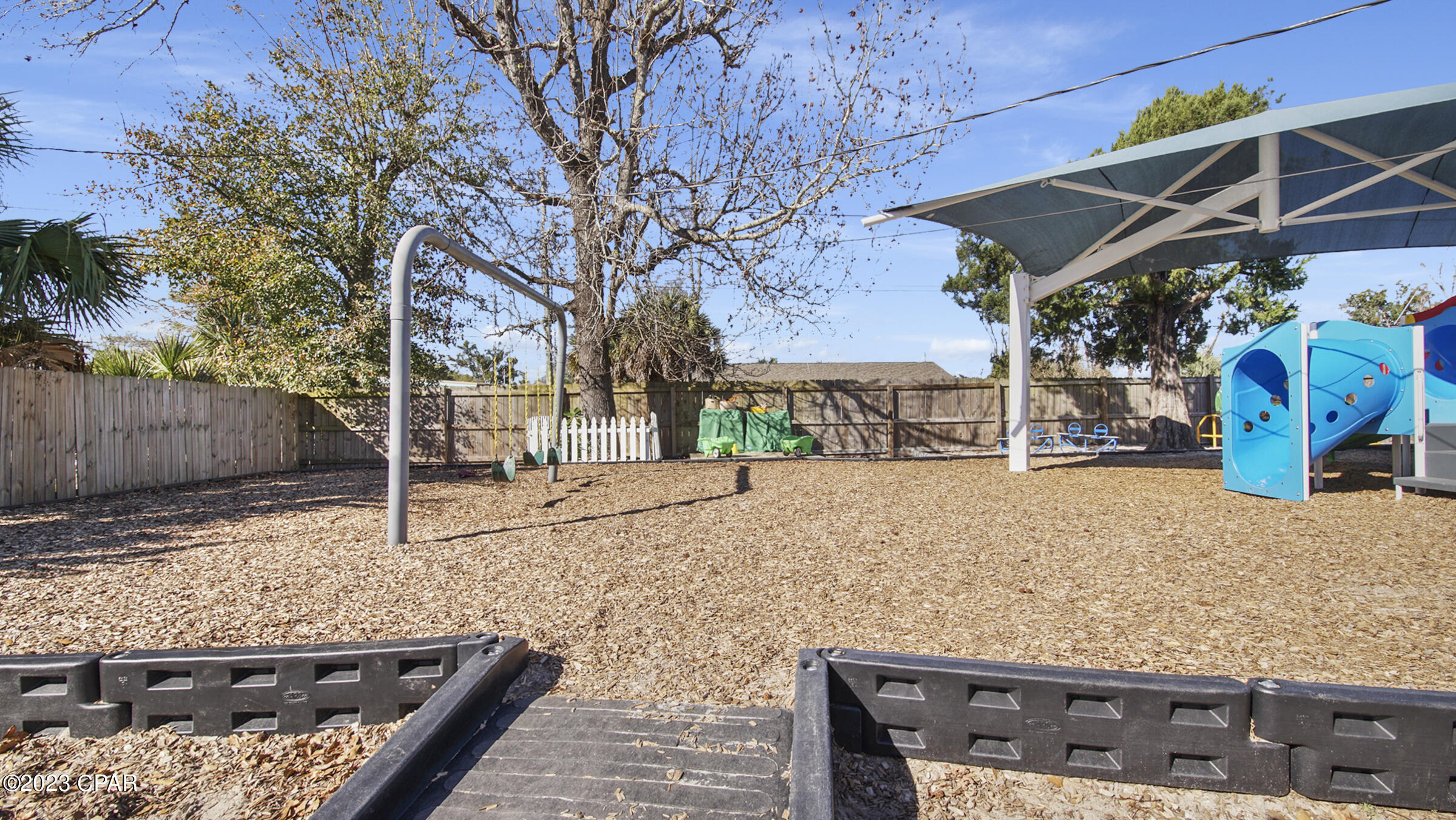 Listing photo id 26 for 105 11th Street