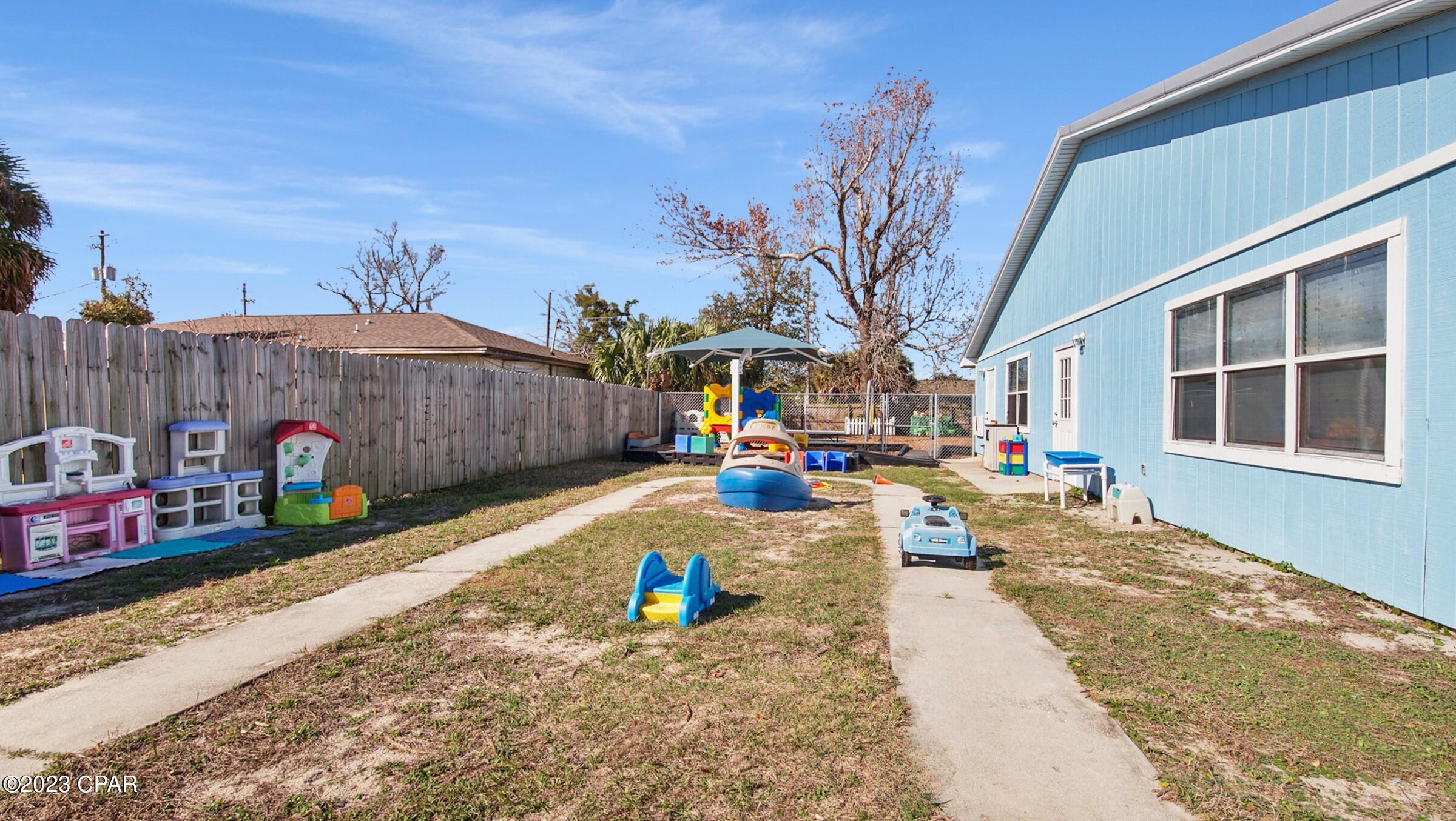 Listing photo id 29 for 105 11th Street