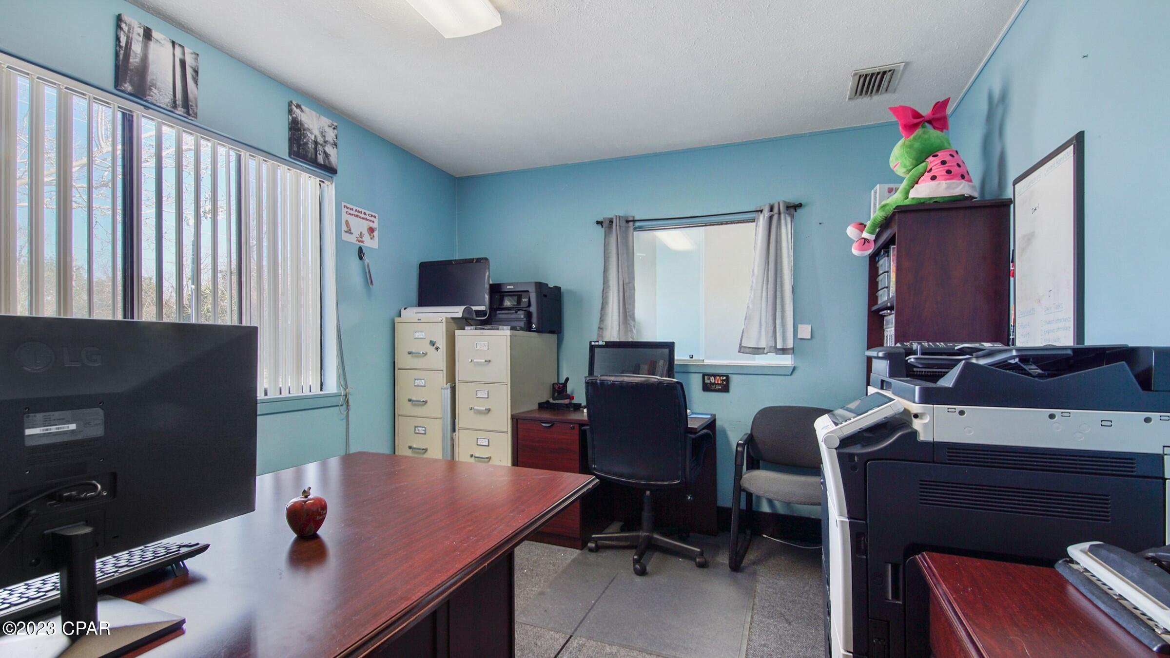 Listing photo id 8 for 105 11th Street