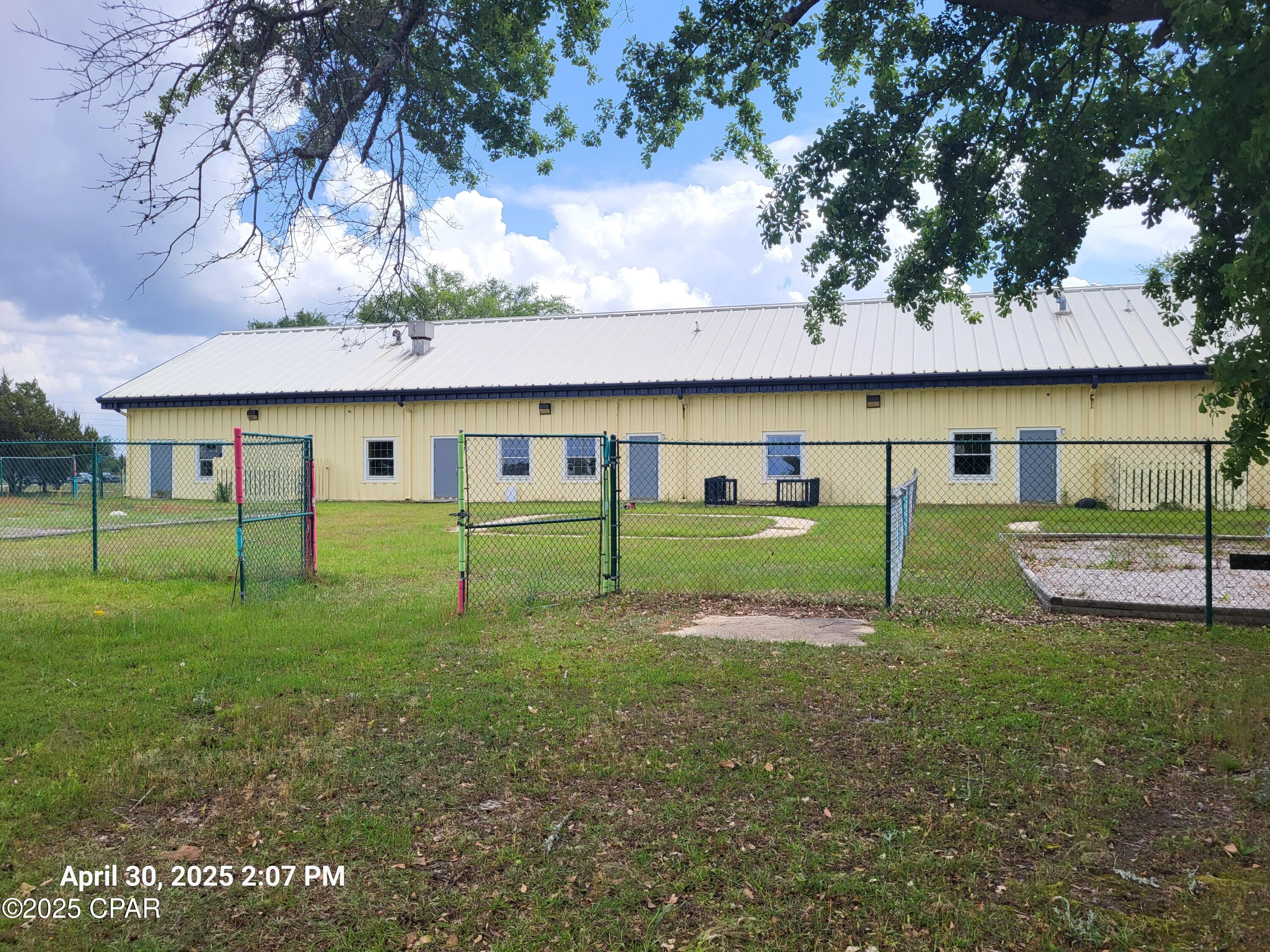 Image 4 For 3525 Russell Road