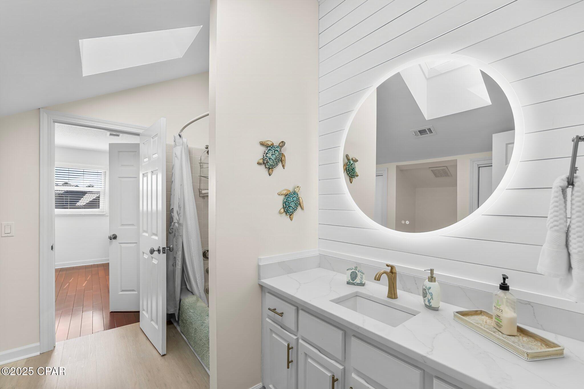 1m3w5fzualyvdub9golhzanhfzljvwvr2beyx1of 9e