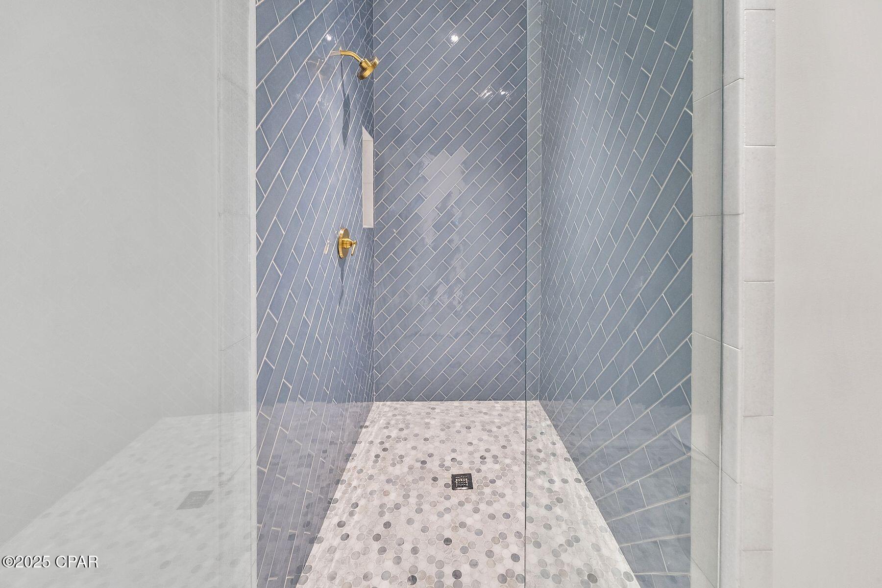 Drbd8yvd23p8dlvaxne41kqun7vihuffn9 Fivxpd0y