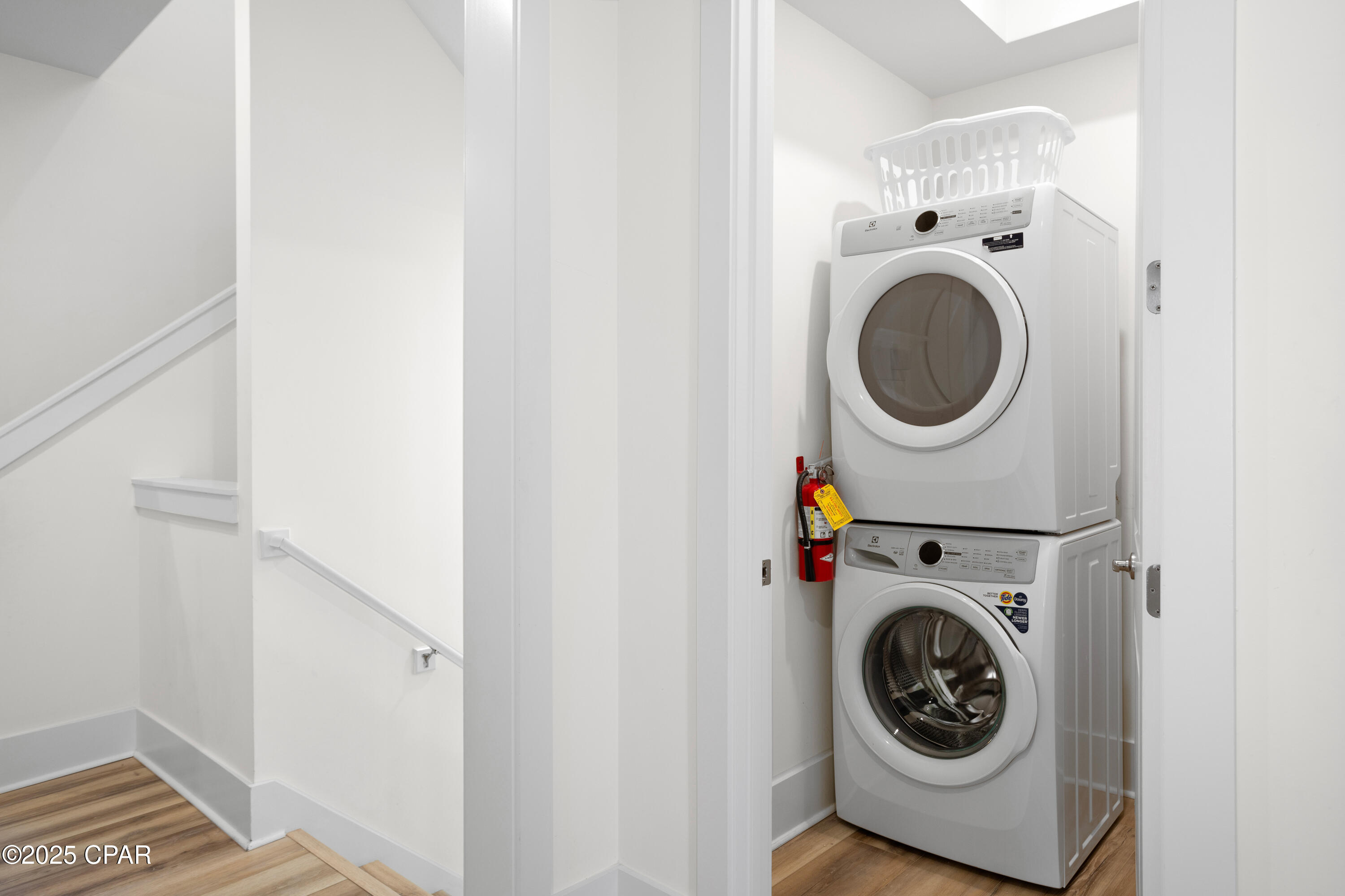 Yeqlovl5i Oov_nczvn3kkf7_xw Uttslim9fxuwdso