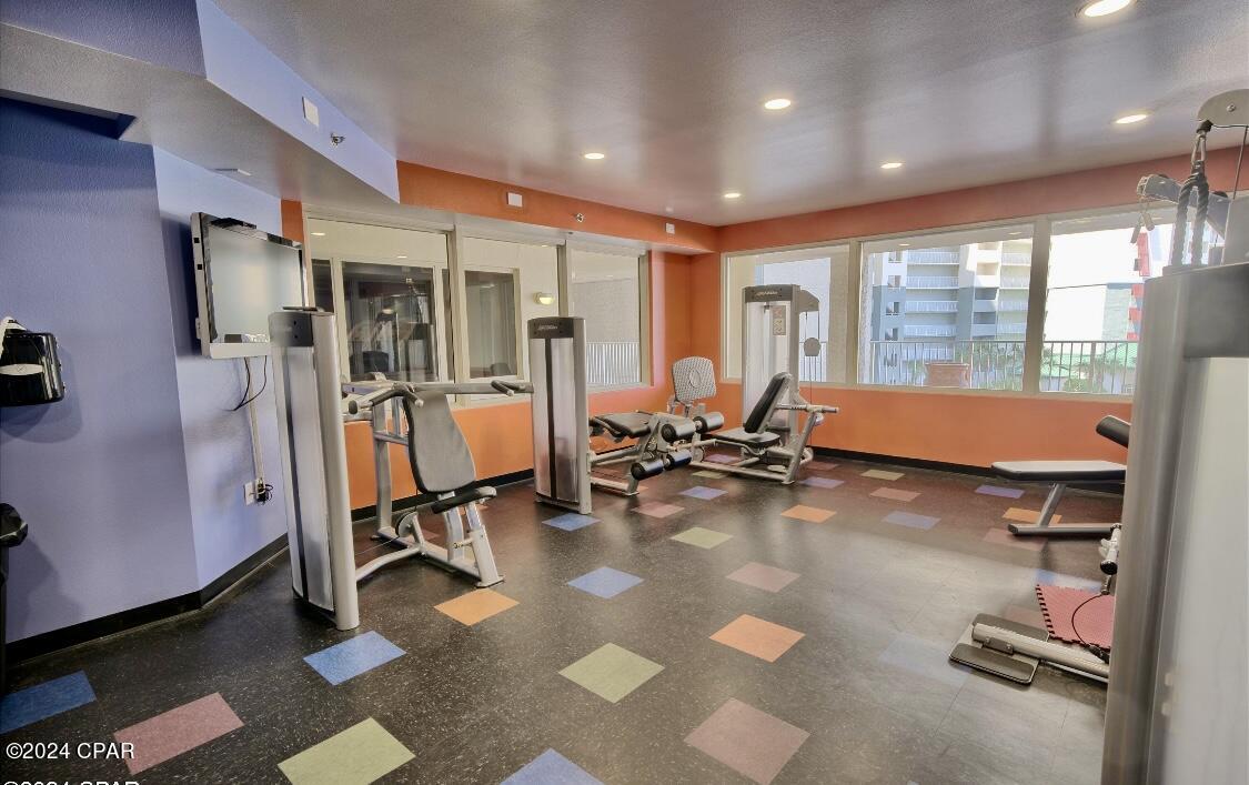 Sbuzvs1dns44gy8j9ccwlb4swb_0tatiiuffawnszjy