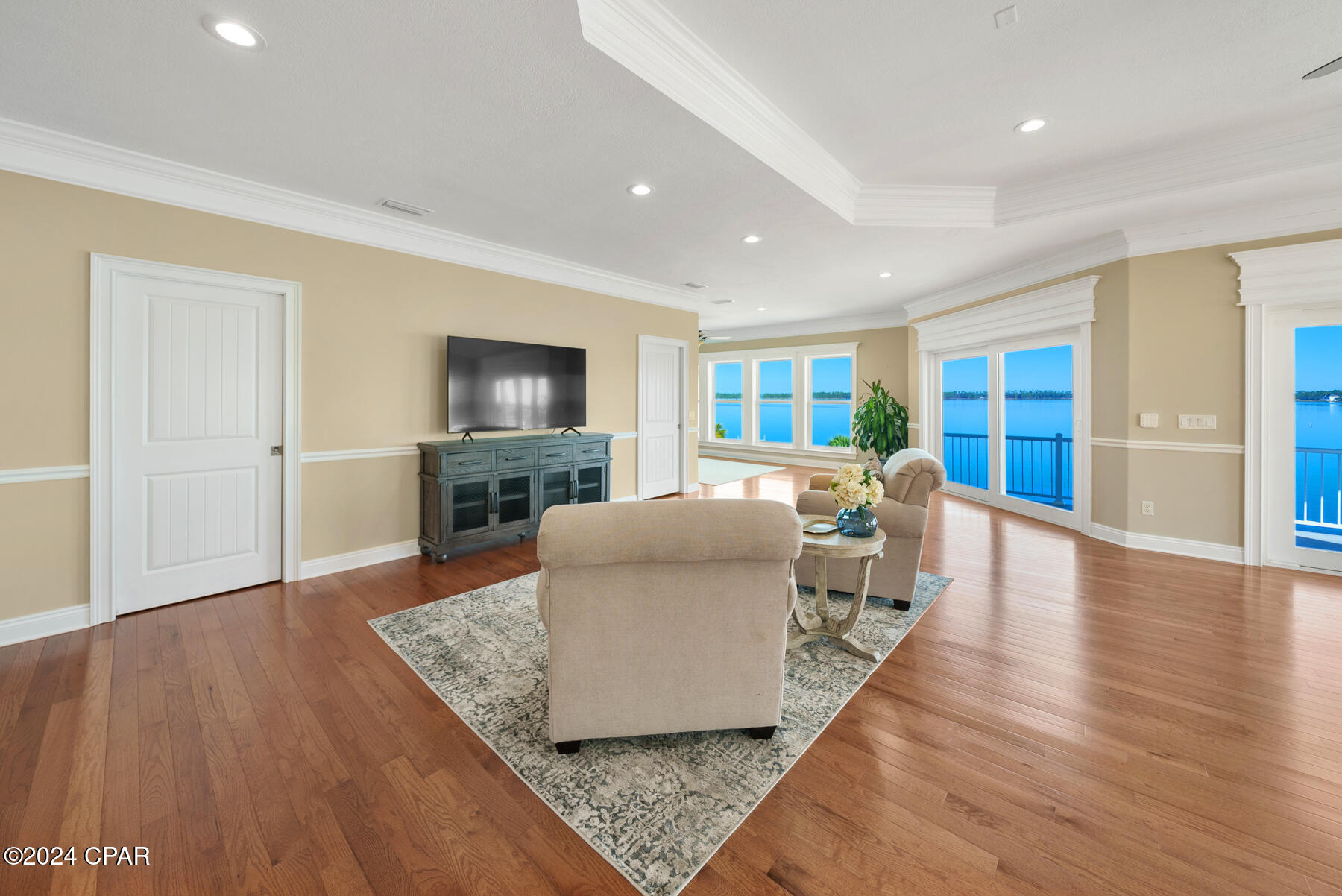 V4bowenolbvrnsrrag Mdi4uyn7mr Sr Gm8zdkuj2m