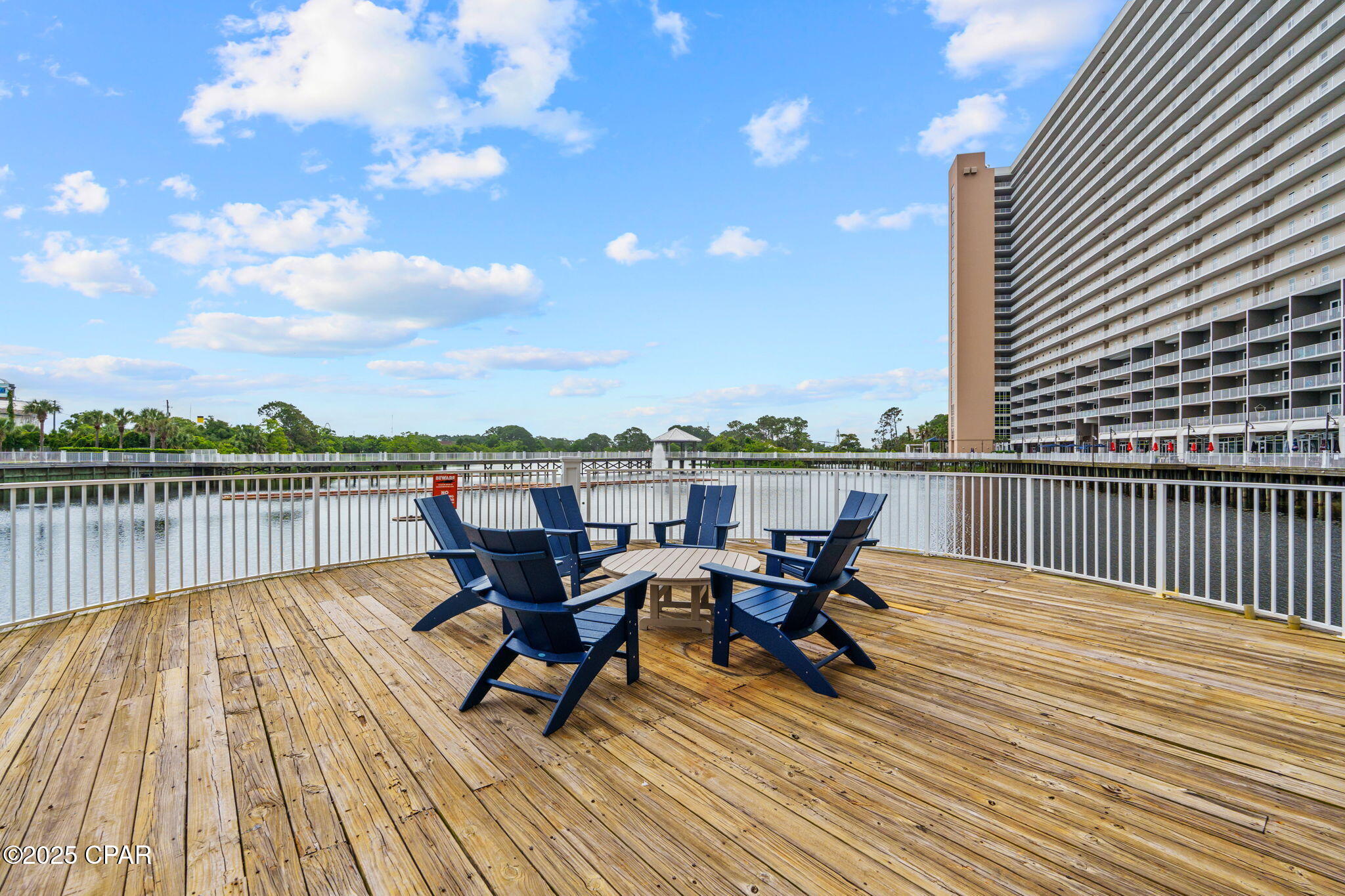 Cn0zcbeezvmslia64j1tz1xpunj5mxq7afnr3q4o53a