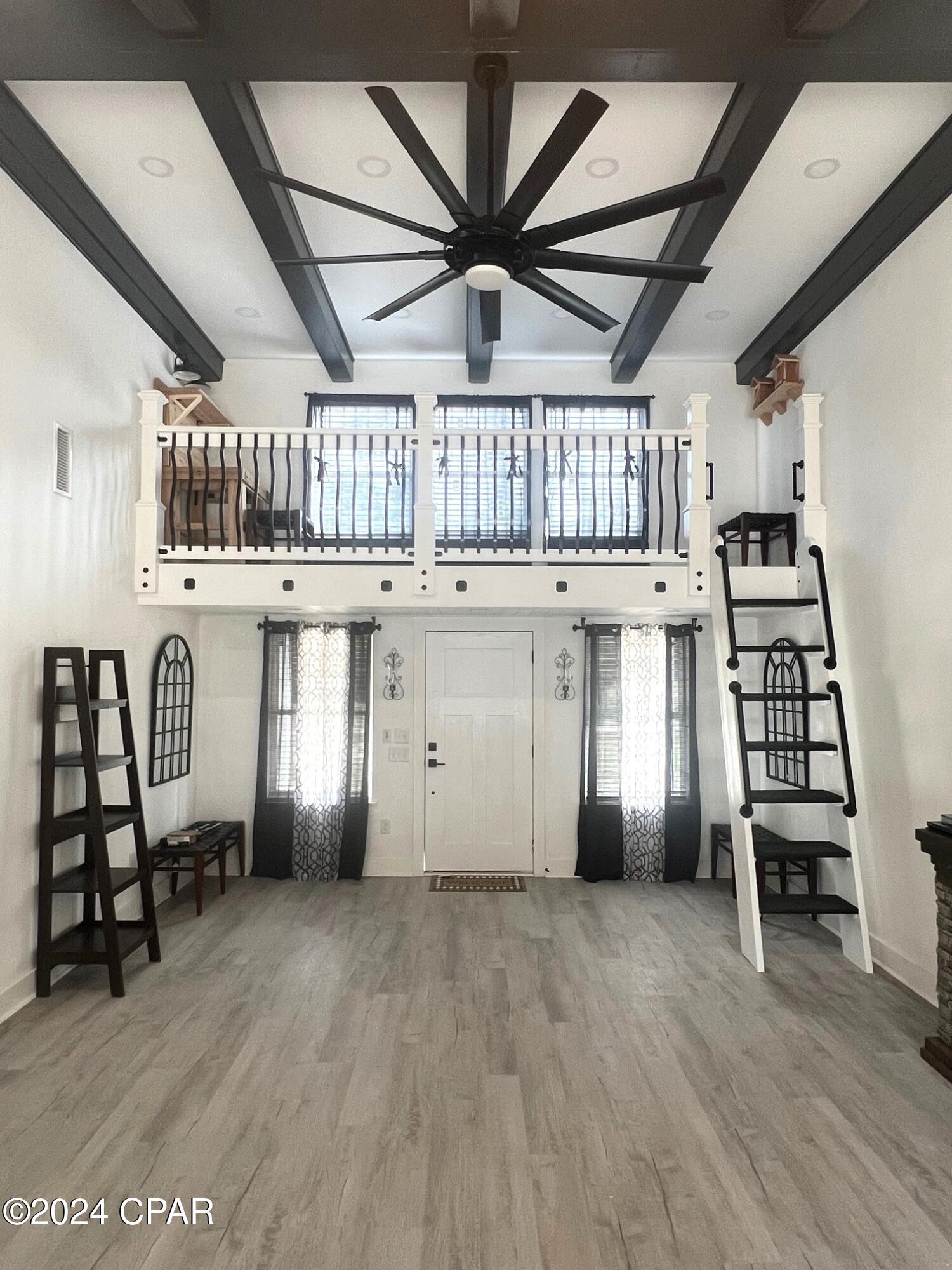 Holm1bp_ekmnwlztgo3ejlxxe7jaccy4bud55i9wdq0