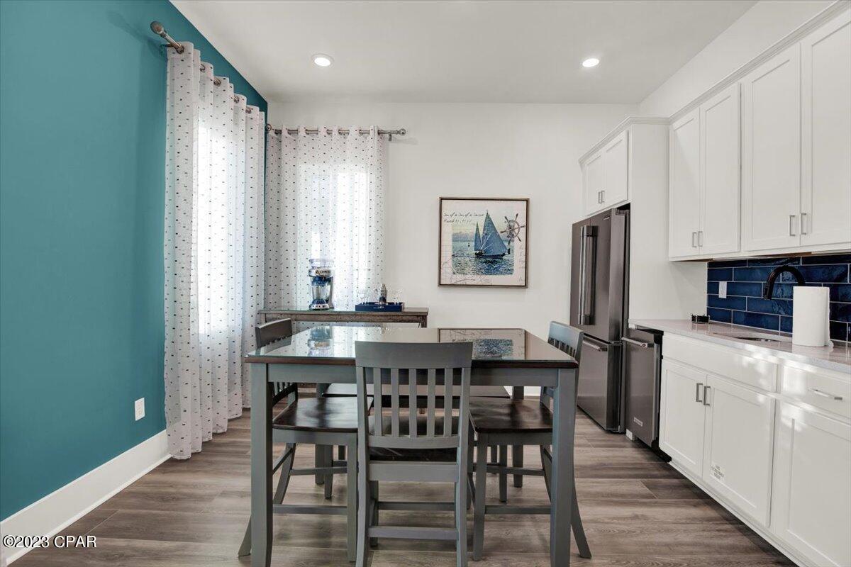 Rxdzk Bkp49gtg9llayy74nwdzwcyvaibvbbpto_aps