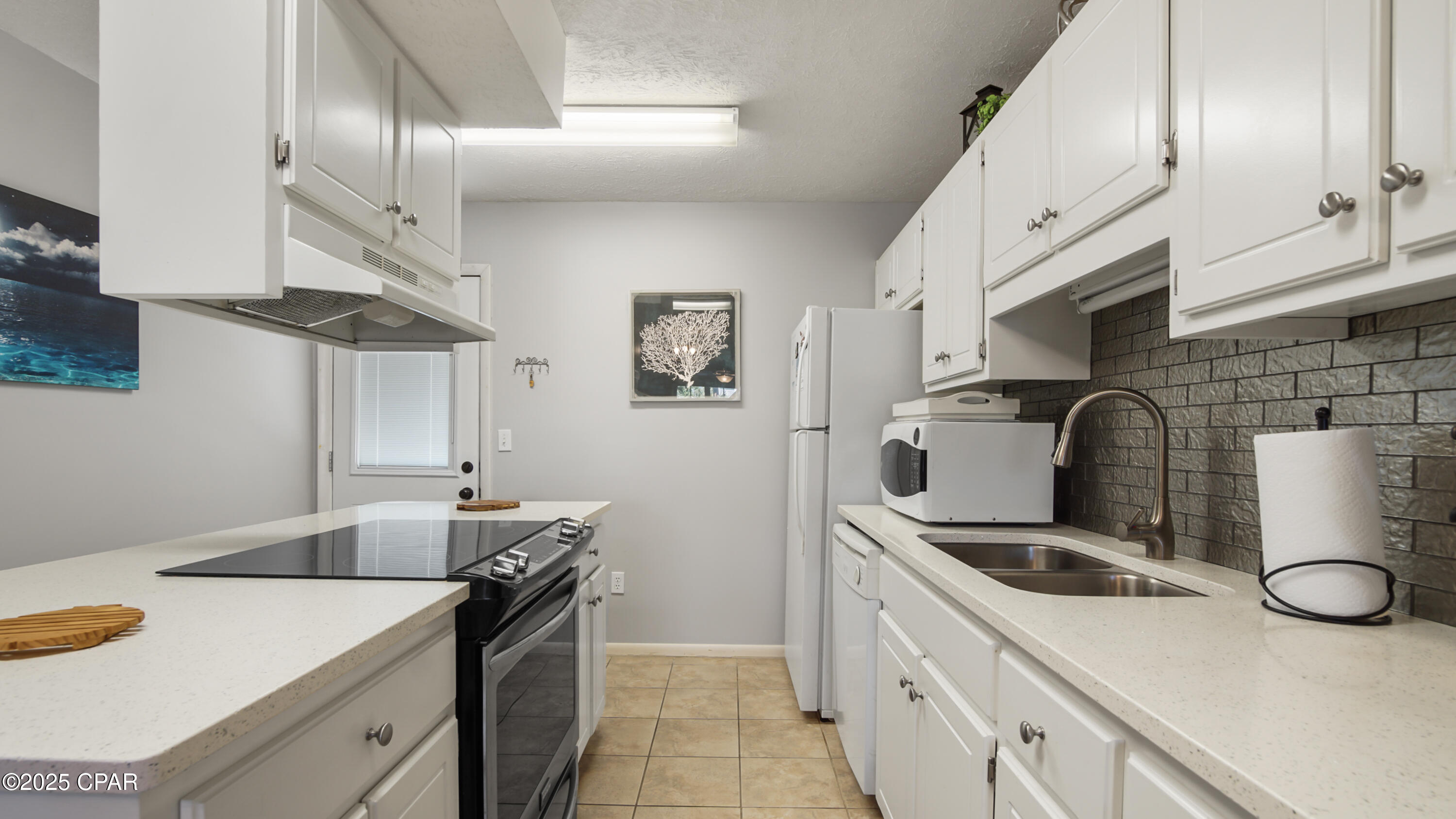 9 T Bdh9vghg03mvkurtuanhikwh5k1dfrqiafl 5jg