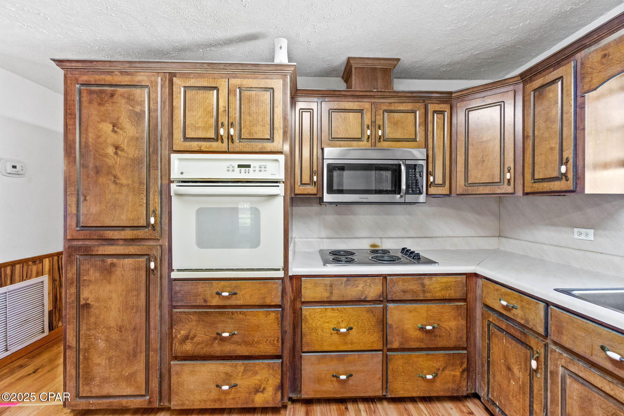 Bbugbue92ak4dsfgzsbbj17za3dh4dvt1tzd20njomc