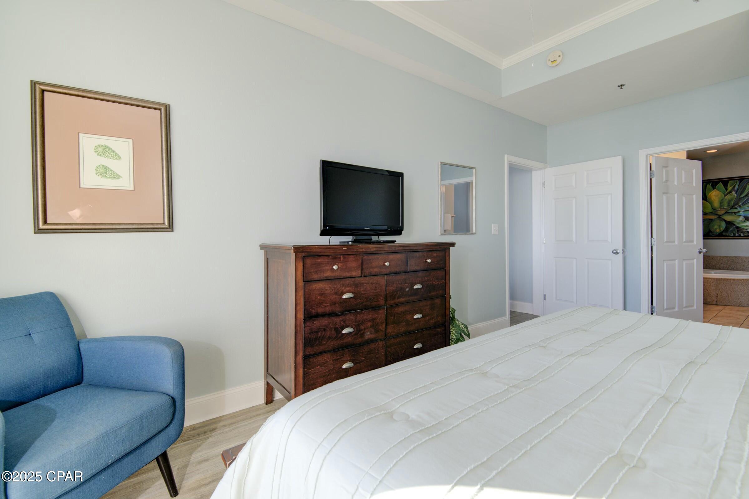 Image 10 For 9860 Thomas Drive 2111