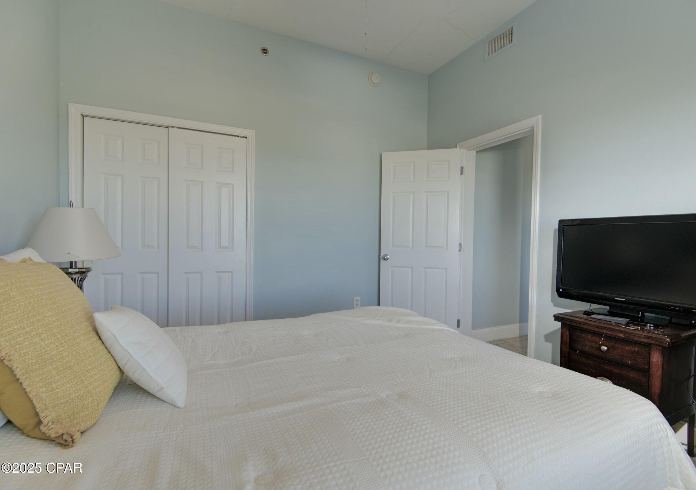 Image 15 For 9860 Thomas Drive 2111