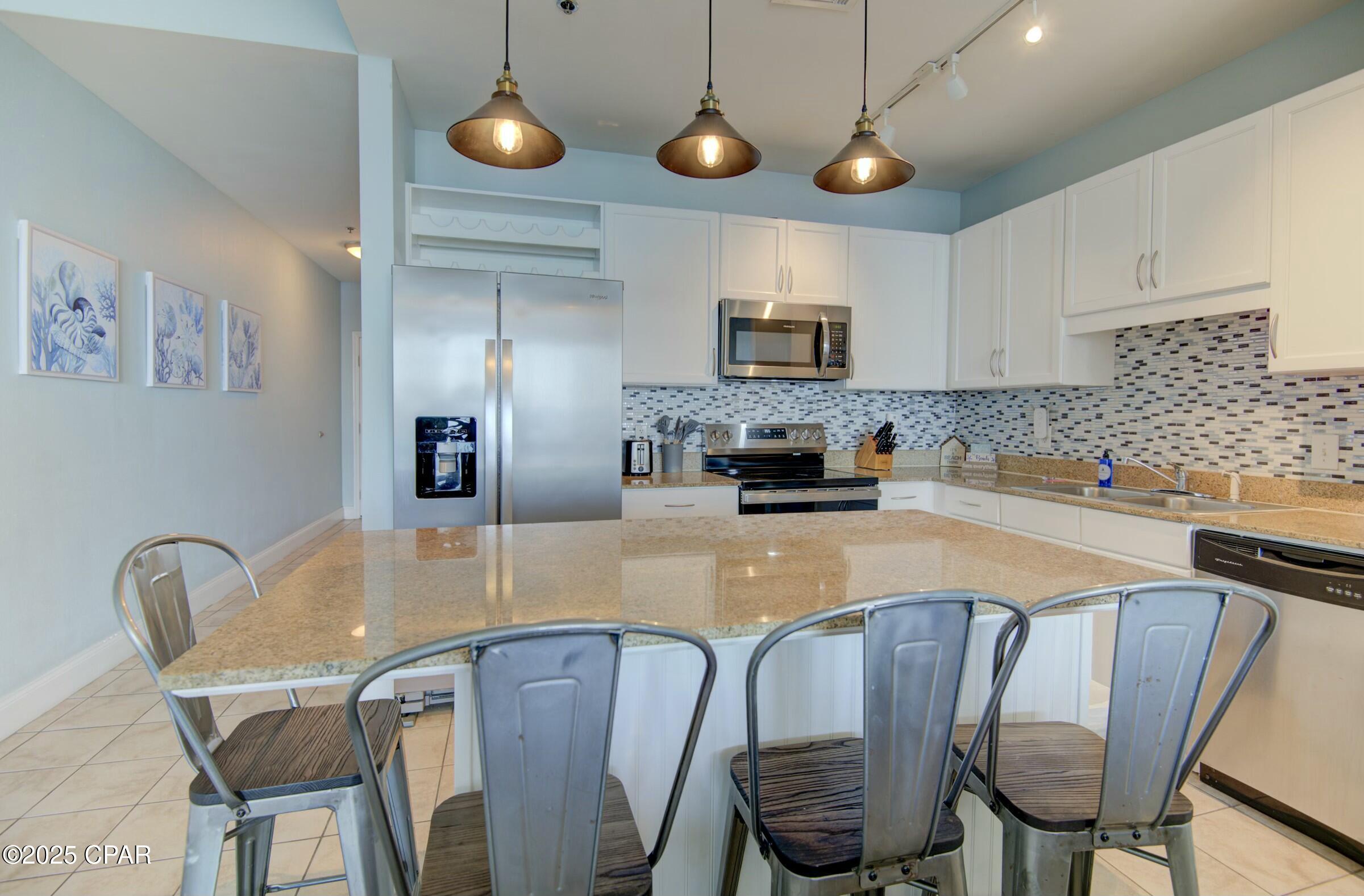 Image 6 For 9860 Thomas Drive 2111