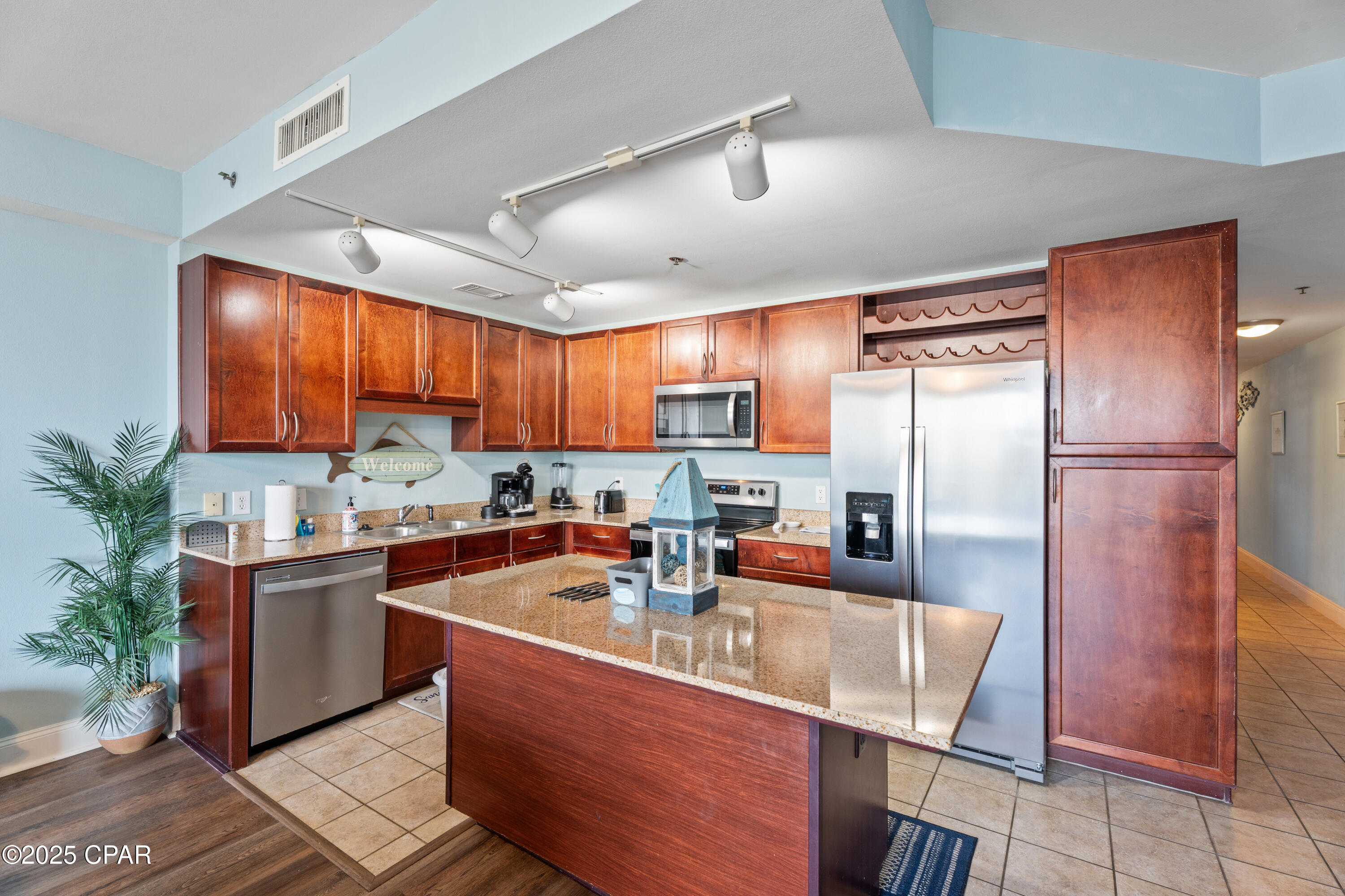 Igzqtqrmx9yz5gqkvbocdeemtiu9iirfmmhio5iop0g