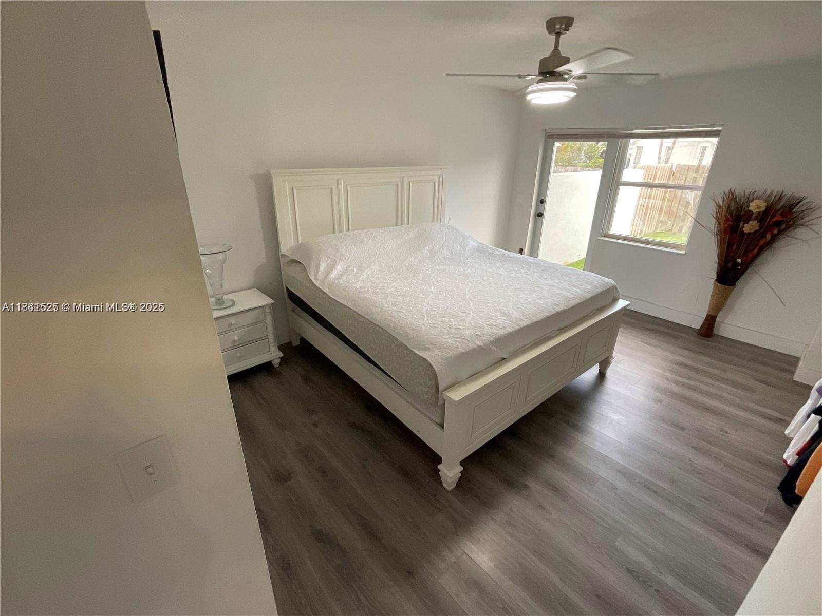 Completely remodeled 1/1.  Everything is brand new! You have to see it in person.
This home is located near Southland Mall, which is being transformed into a luxury shopping center, all within walking distance. Black Point Marina is just minutes away, and all the entertainment along US1 and Pinecrest is easily accessible.
Don’t miss out – the Turnpike is conveniently located on the same road that exits the Caribbean community.
"ALL INCLUDED"