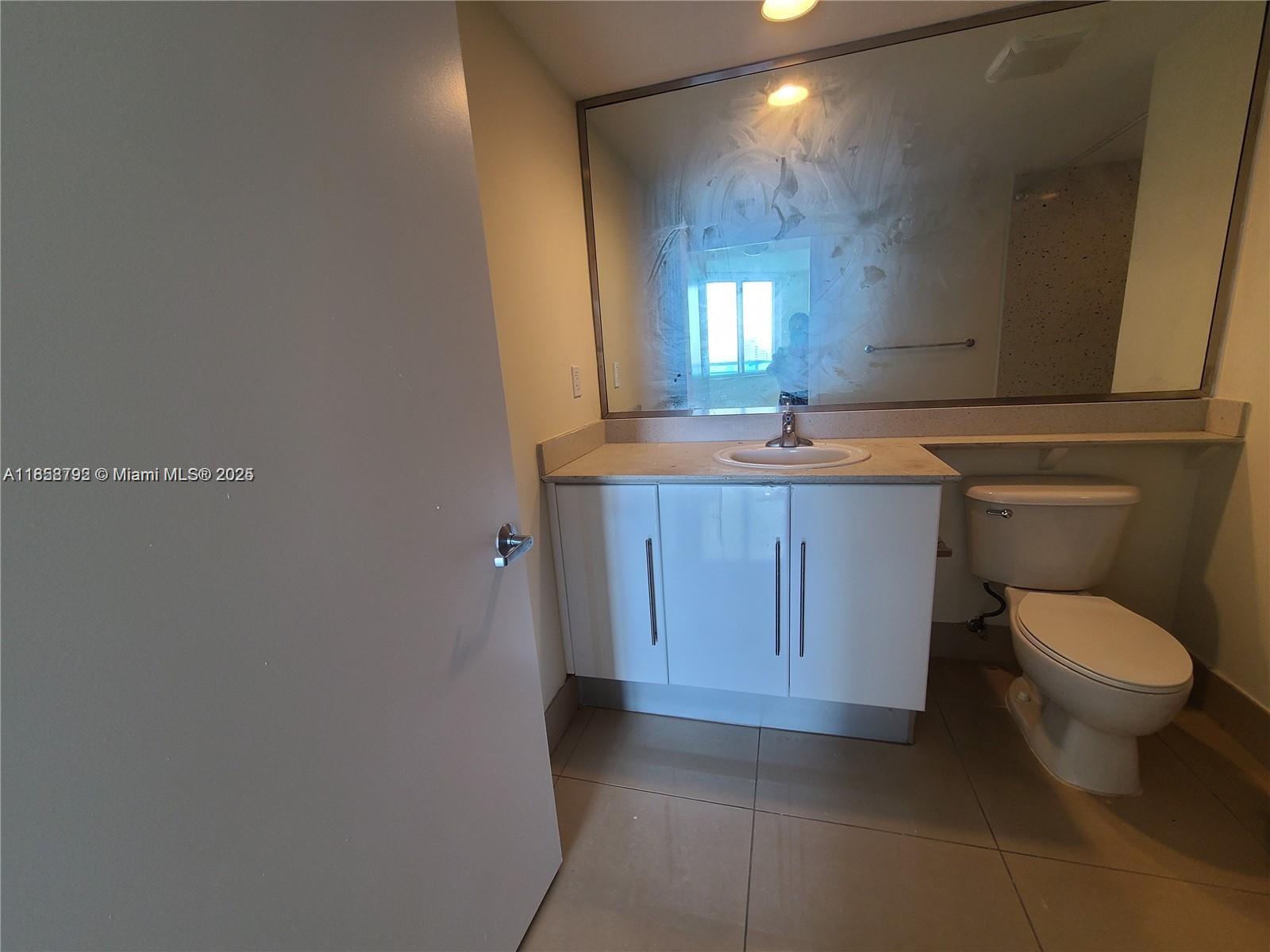335 S Biscayne Blvd #2007, Miami FL 33131