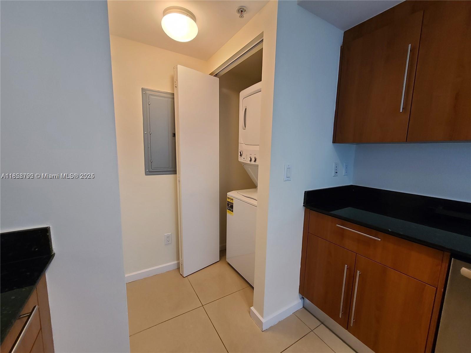 335 S Biscayne Blvd #2007, Miami FL 33131