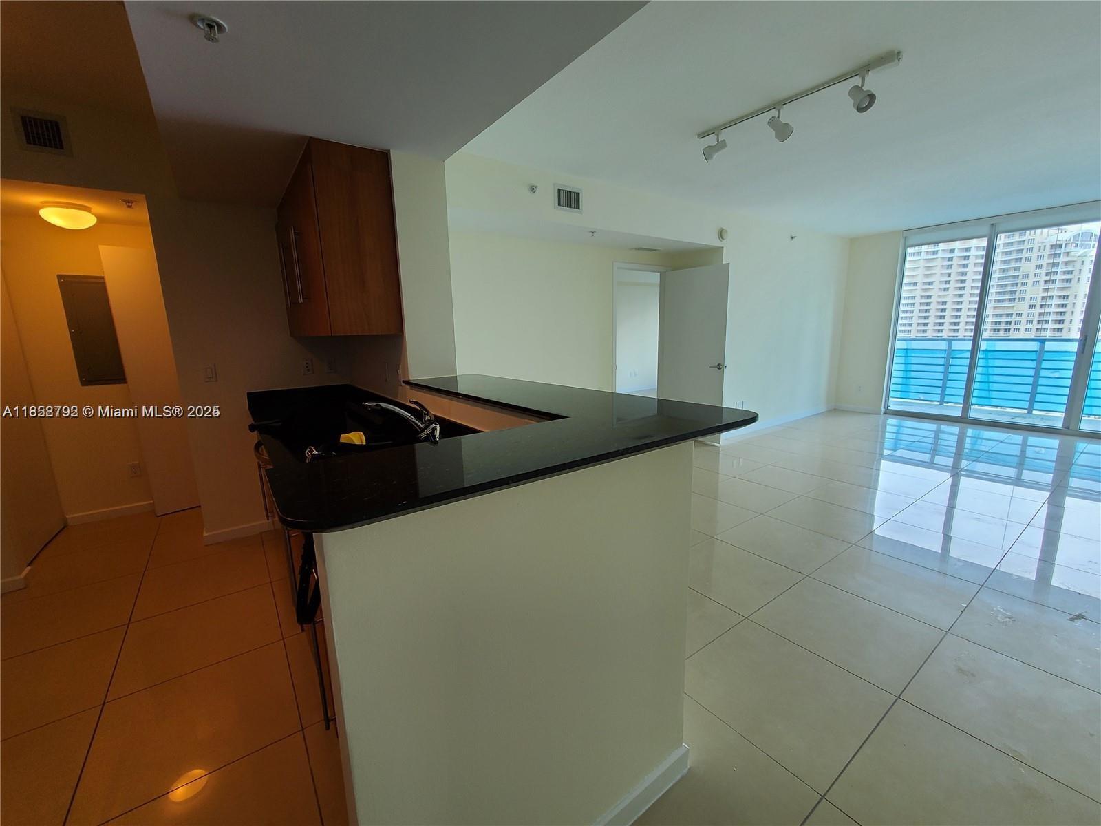 335 S Biscayne Blvd #2007, Miami FL 33131