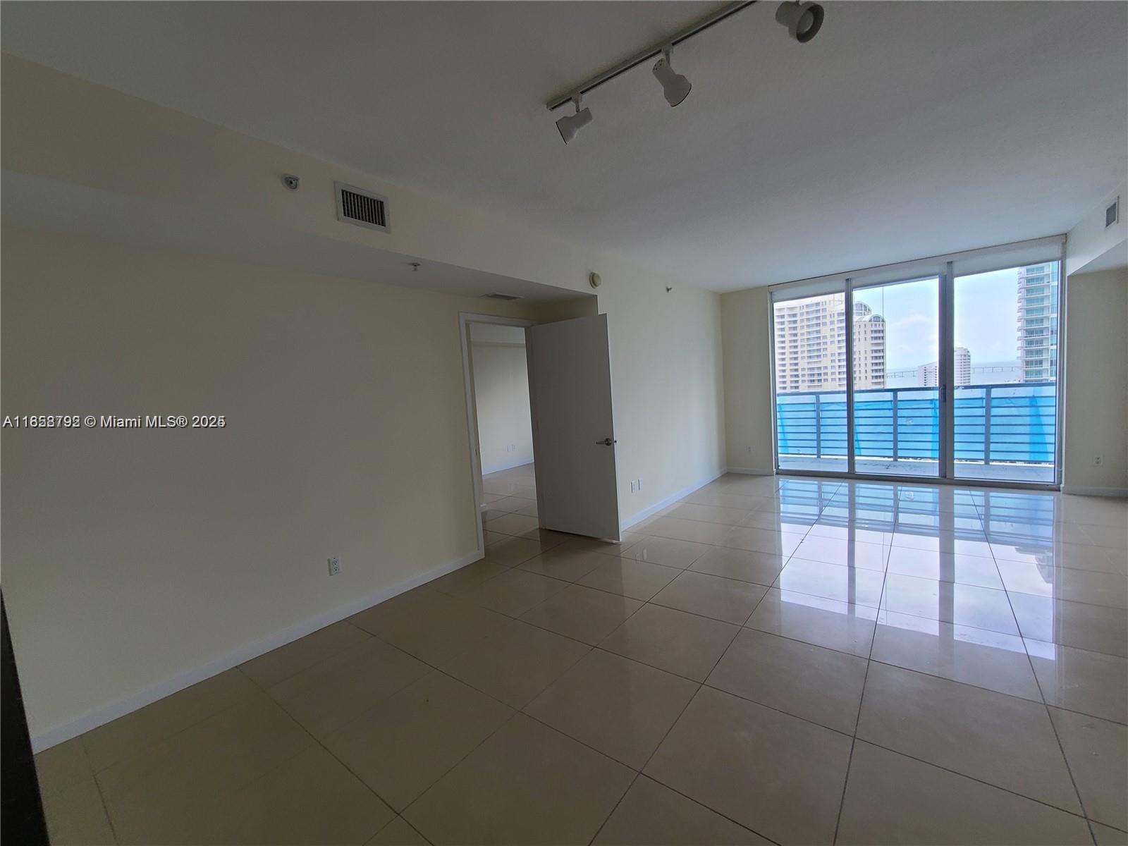 335 S Biscayne Blvd #2007, Miami FL 33131
