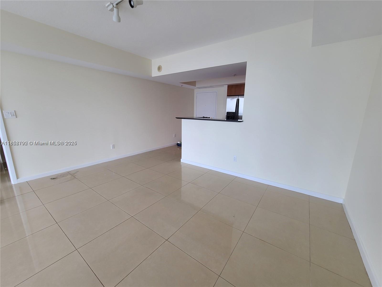 335 S Biscayne Blvd #2007, Miami FL 33131