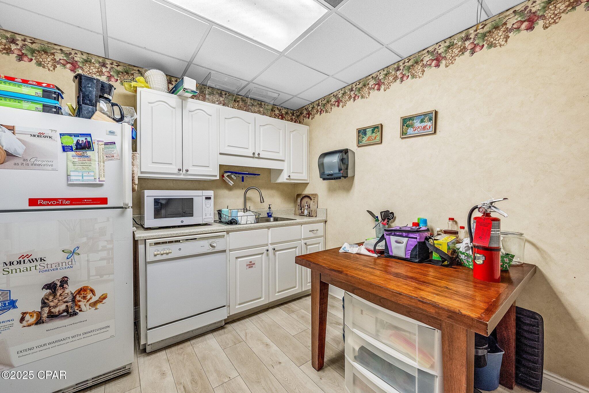 Wq06tjjb_m5cflrwednin0jqb0ix8mbkt45fut0sswq