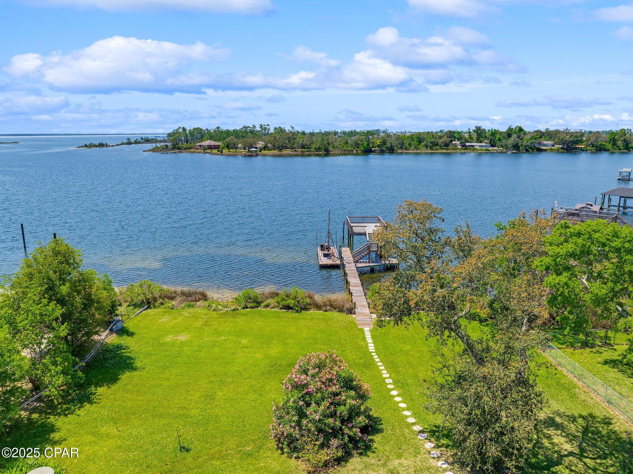 Eco Uu_q9x1viarkipzdnf6bkgt6poymr3aicryt7mc