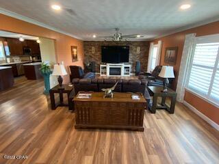 2pvzamvi4mhked7yylzkplkpsmxyyuuut614iwmrwxi