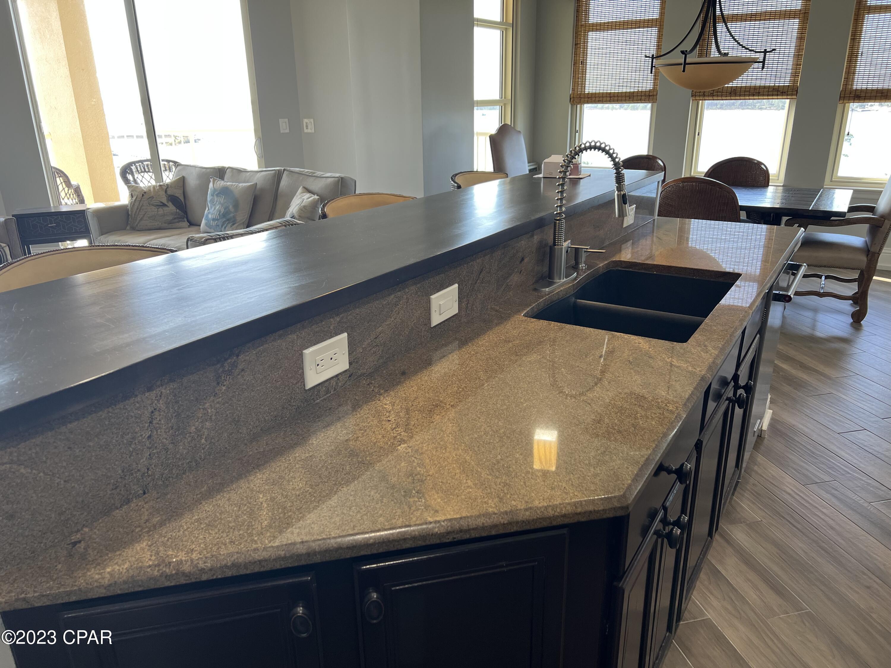 _qt10zajrbc0pftbfgyddn4o Qphkkmtz7bhc_vqxly